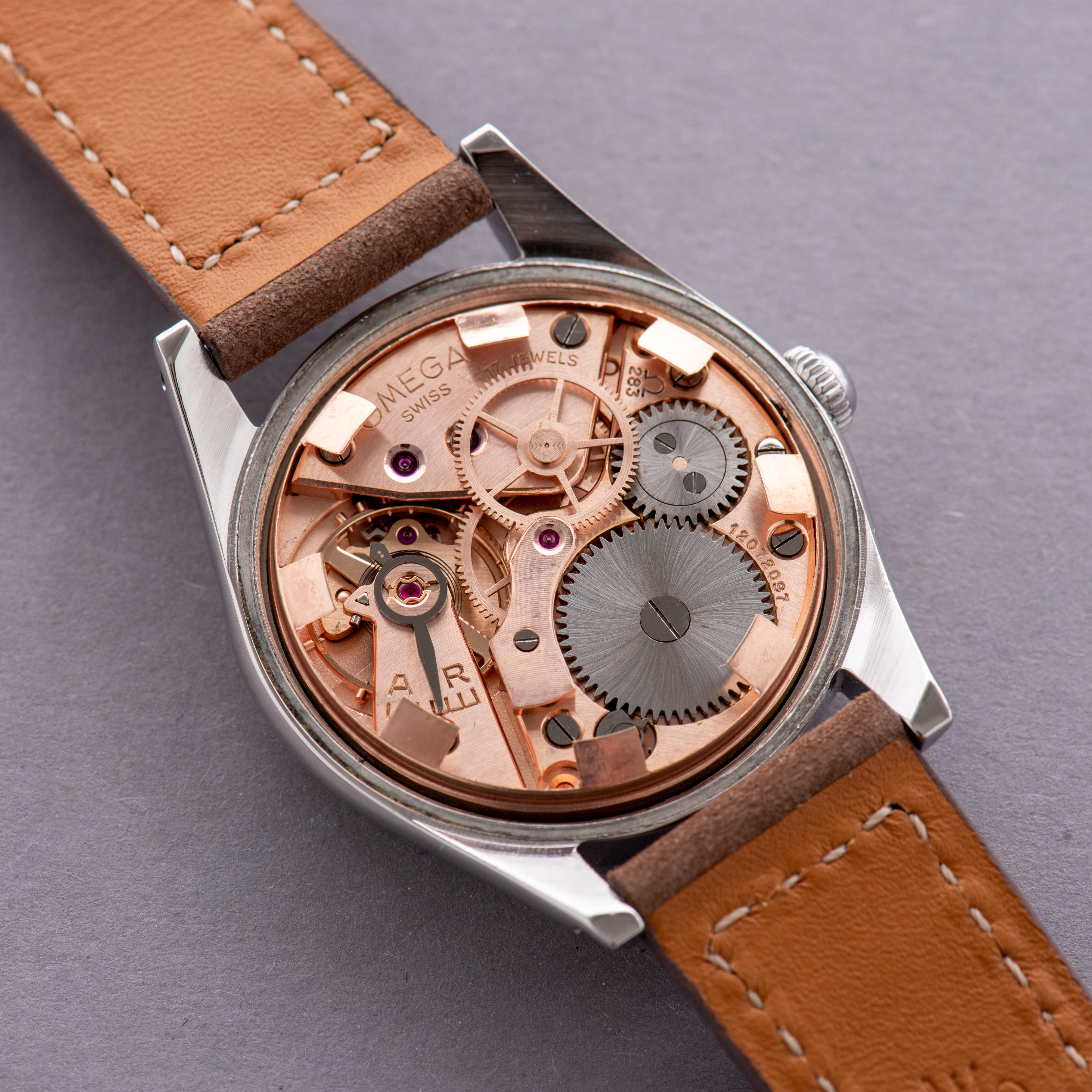 Zicht op Omega mechanische cal 283 ref 2537-8