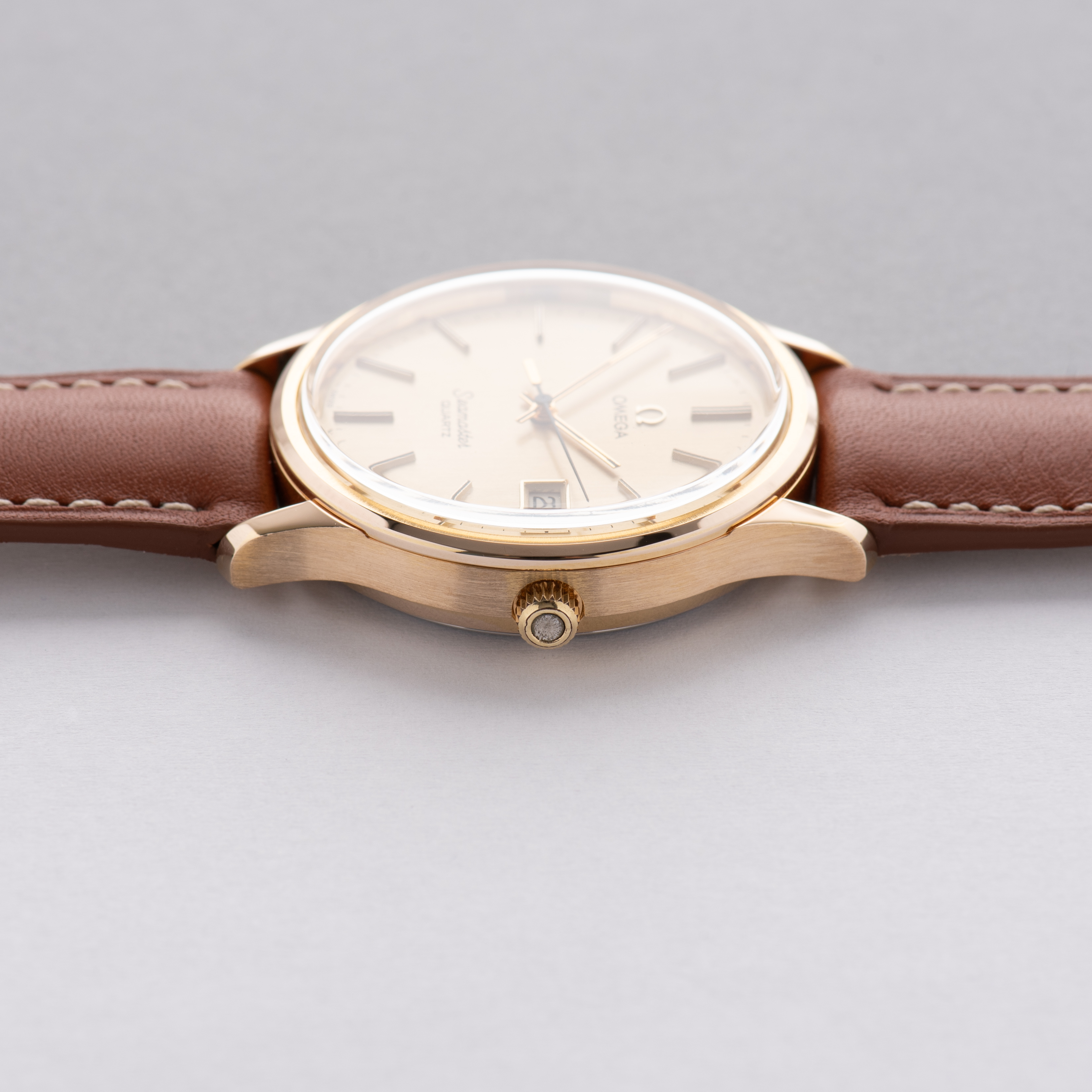 Vue de Omega Seamaster Quartz from 1977 cal 1342 Réf 196.0106