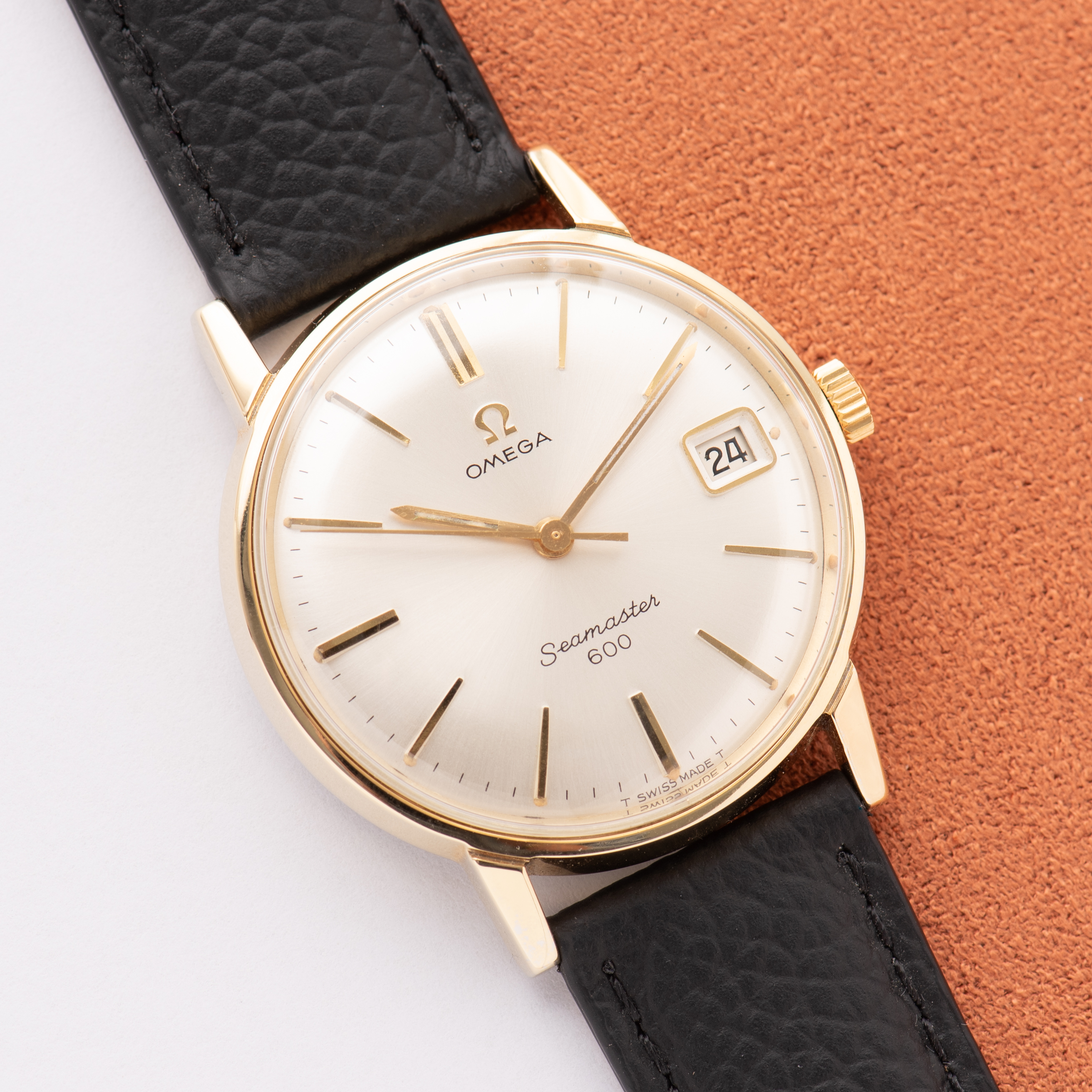 View of Omega Seamaster 600 Goldplated Date Réf 136.011 from 1966