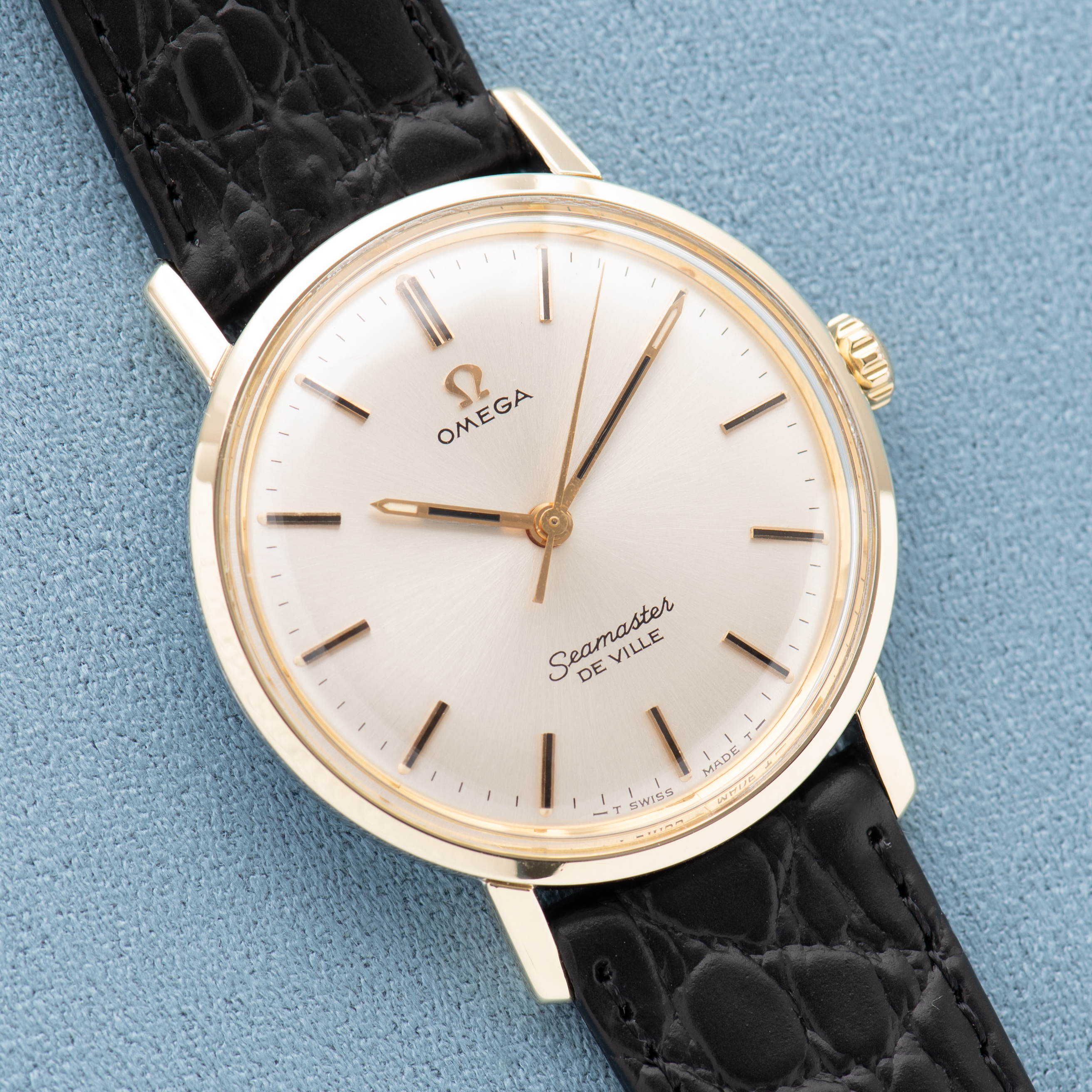 Vue de Omega Seamaster De Ville Gold/Steel Réf 135.020 from 1970