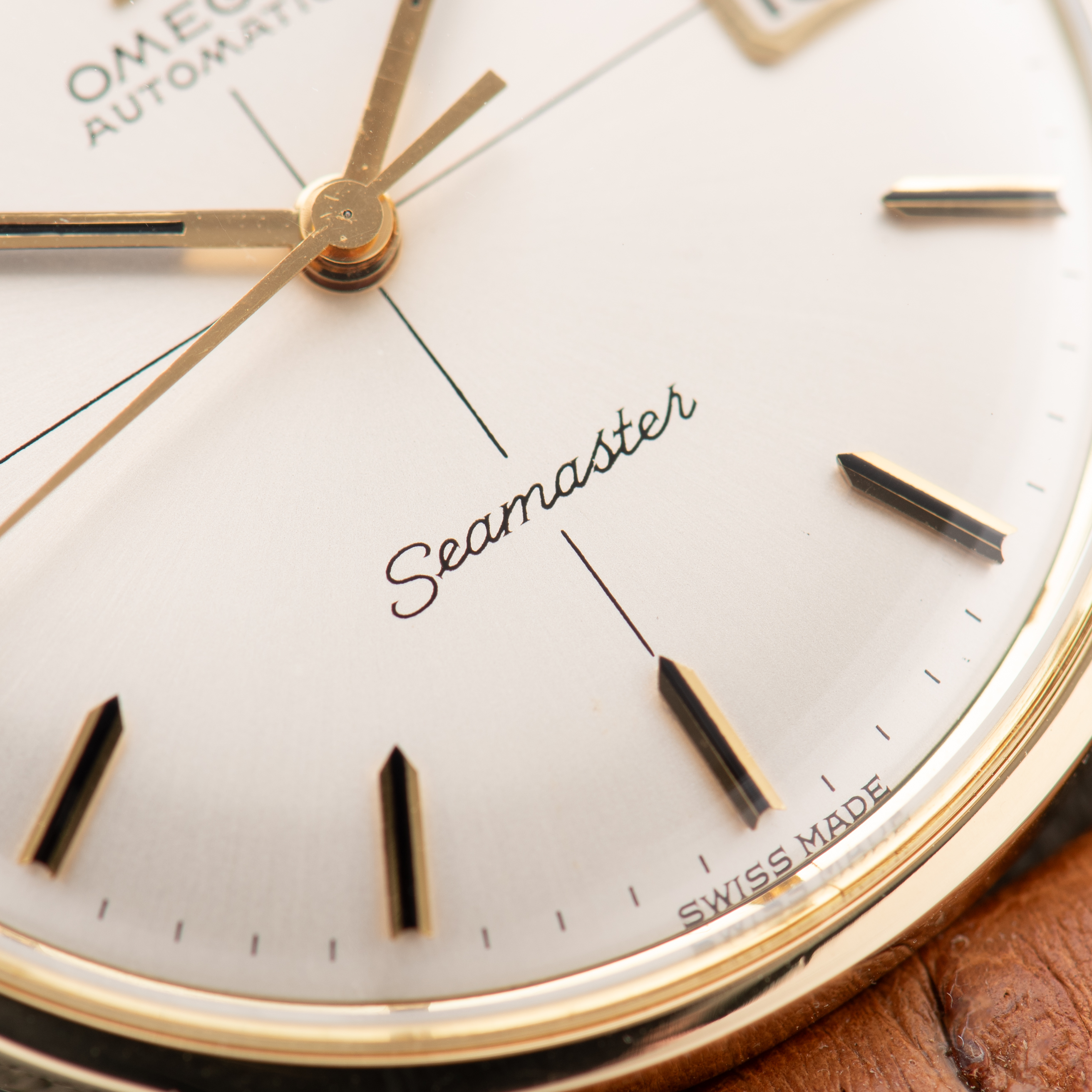 View of Omega Automatic Seamaster "Crosshair" Dial Date Gold 18k from 1966 Ref 166.001