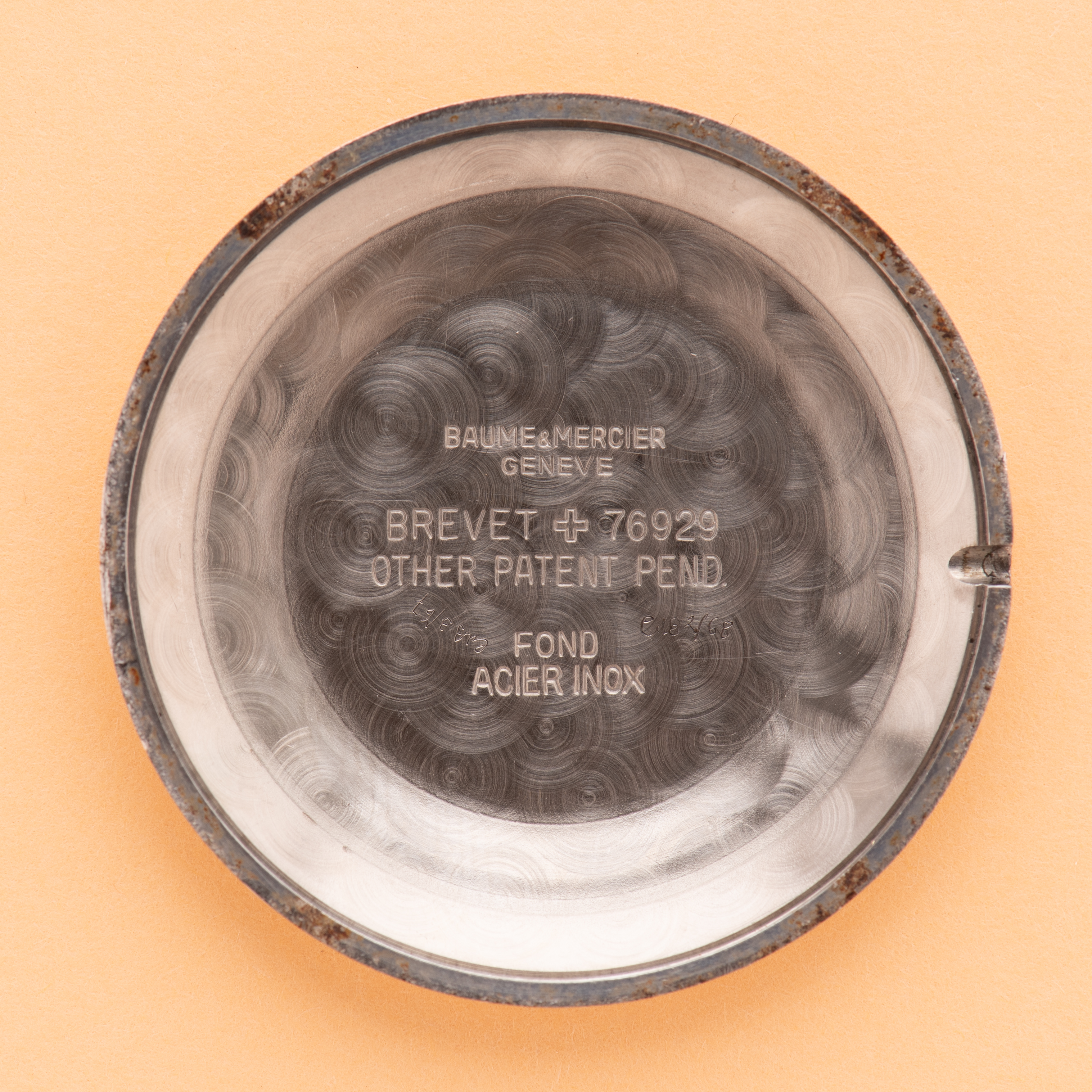 Zicht op Baume & Mercier Genève kruisdraad wijzerplaat mechanische ref 76929