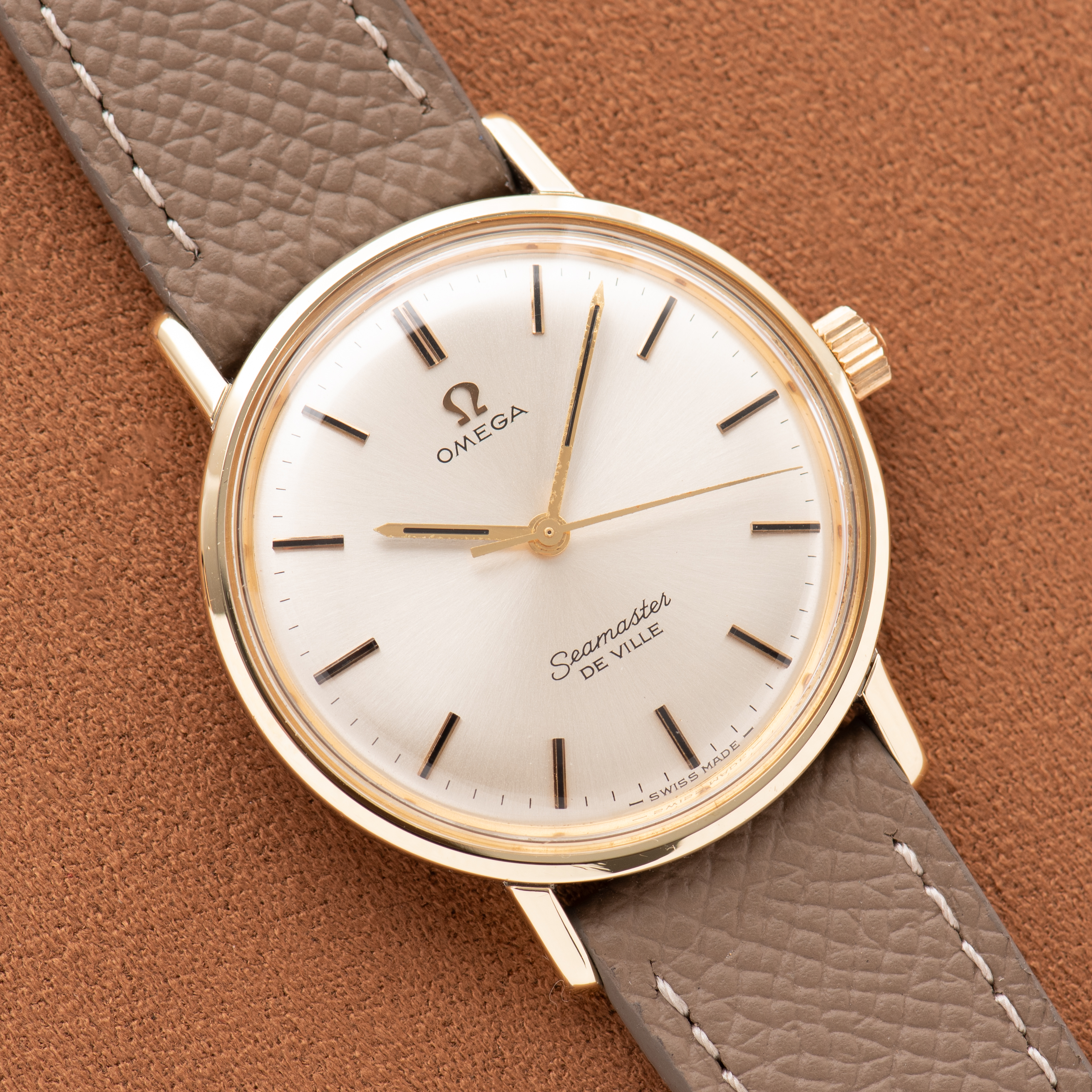Vue de Omega Seamaster De Ville Gold/Steel Réf 135.020 from 1965