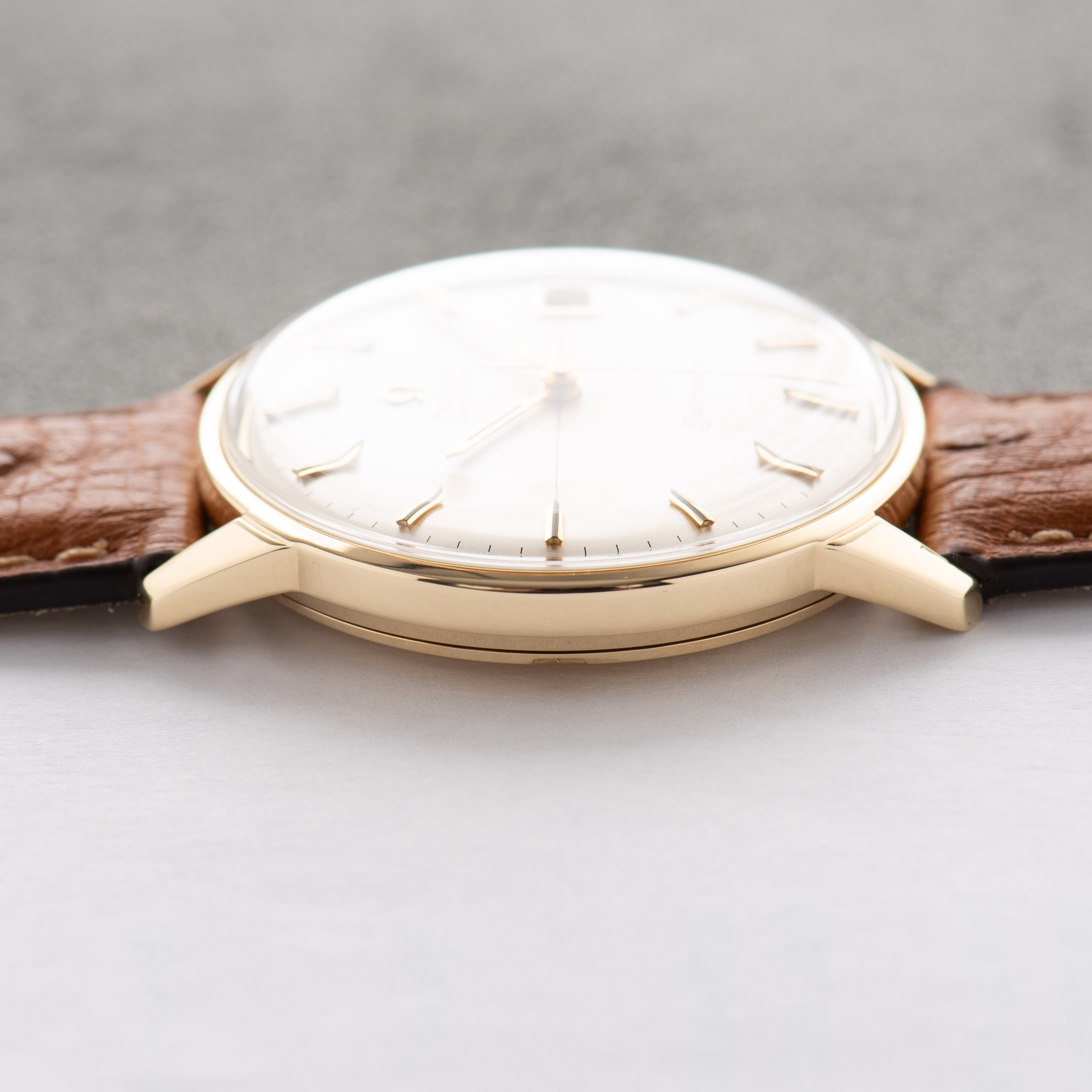 View of Omega Automatic Seamaster "Crosshair" Dial Date Gold 18k from 1966 Ref 166.001