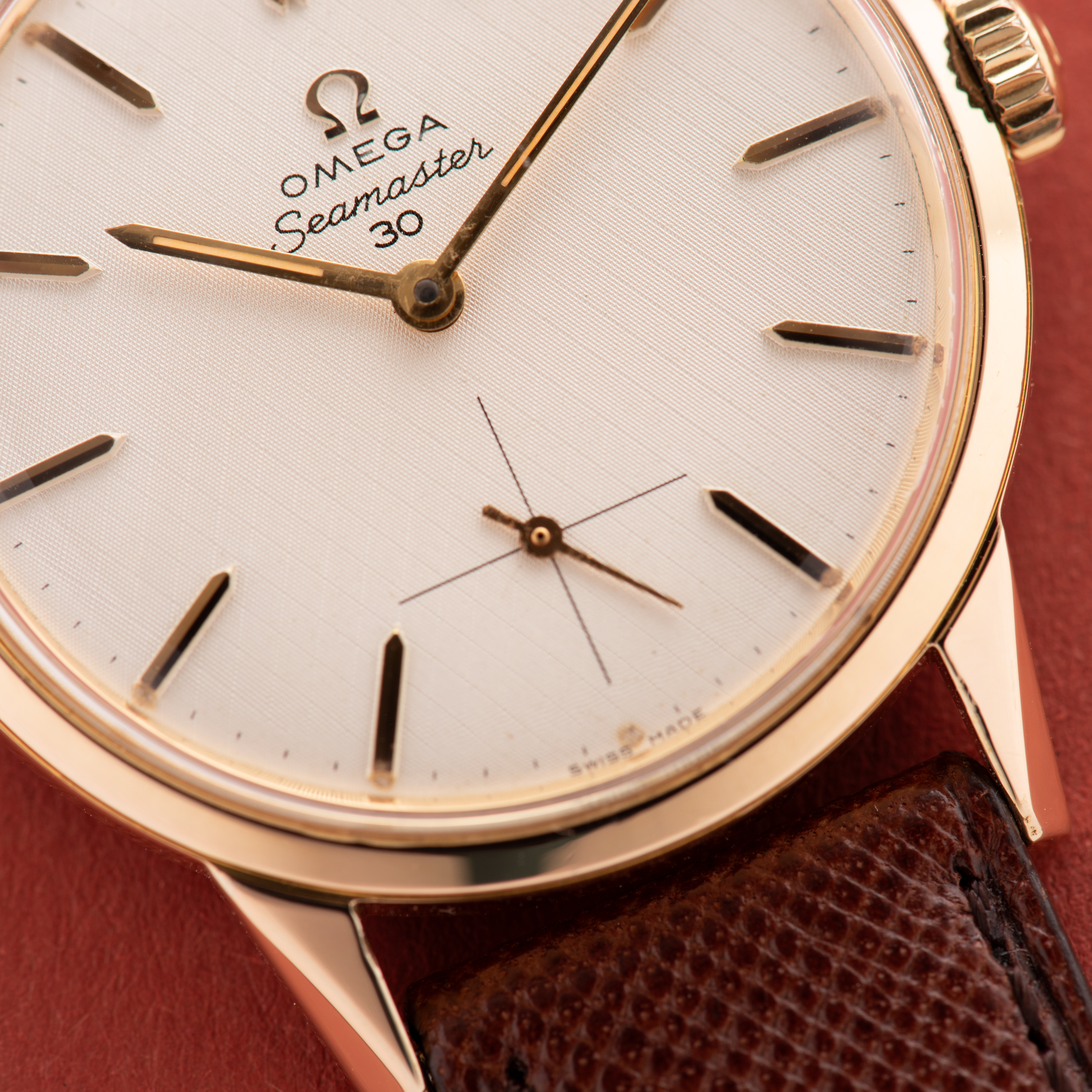Zicht op Omega Seamaster 30 "Linen dial" Ref 125.003 vanaf 1963