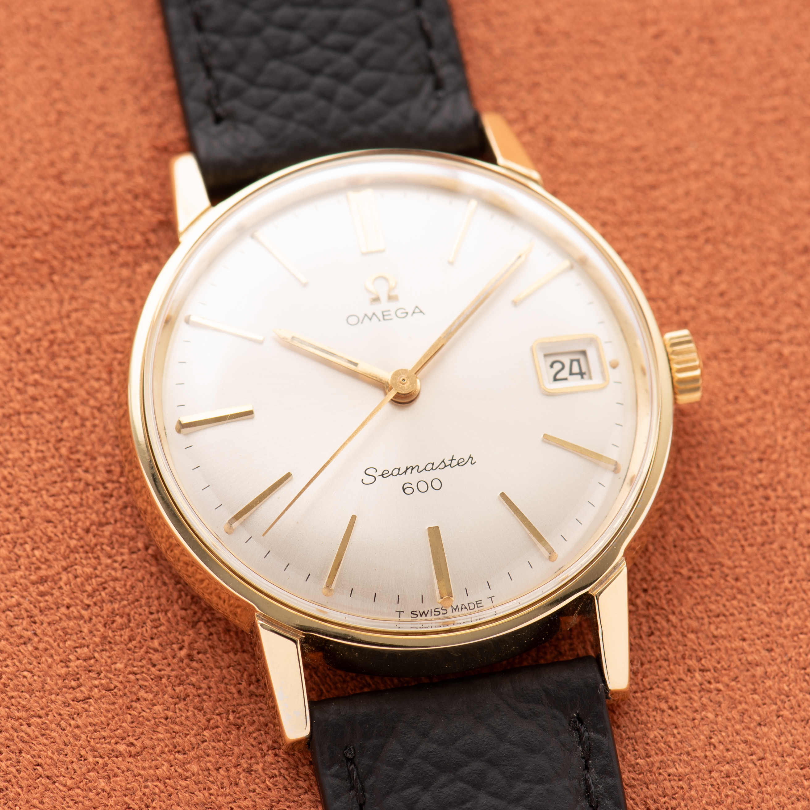 View of Omega Seamaster 600 Goldplated Date Réf 136.011 from 1966