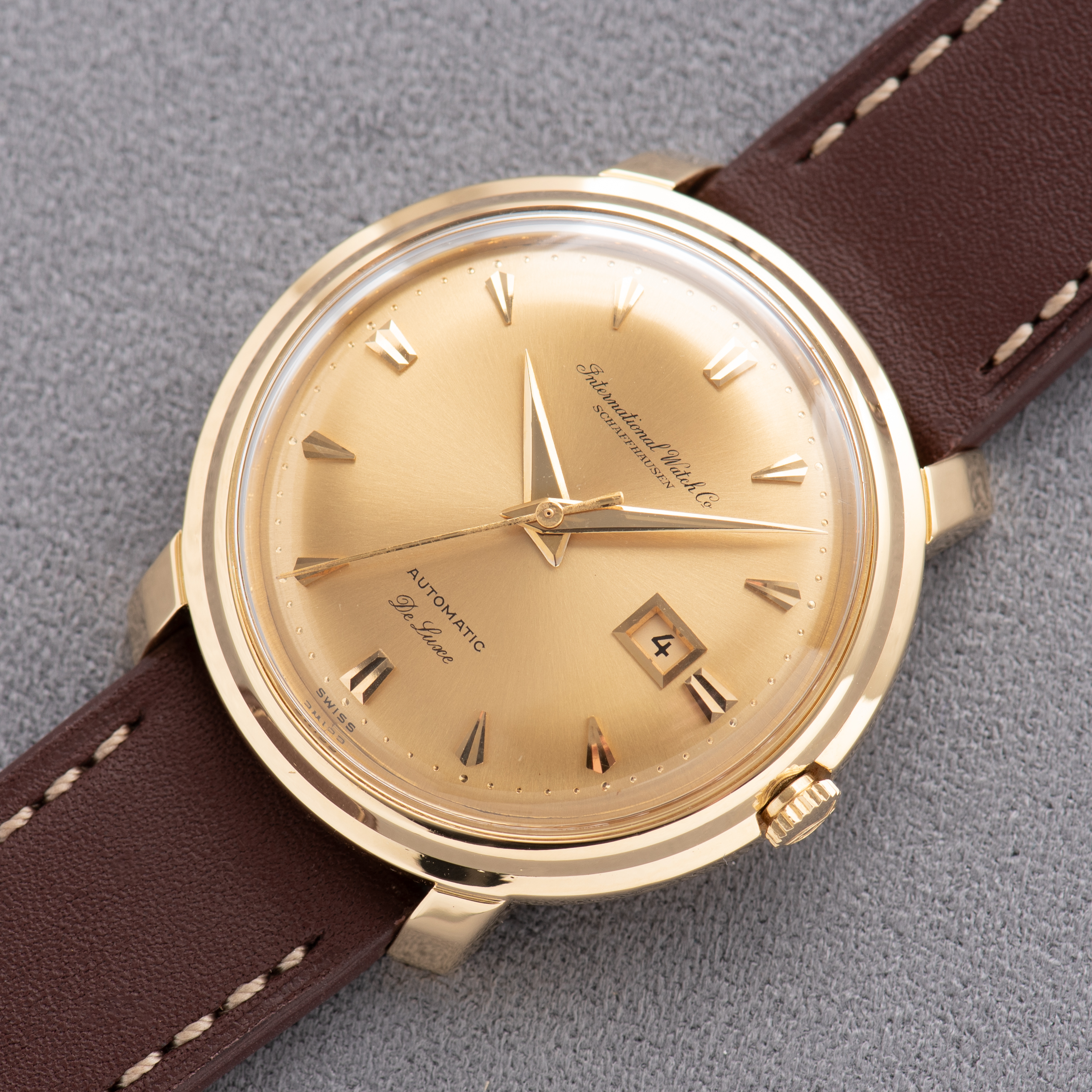 Vue de IWC International Watch Co Schaffhausen Automatic De Luxe Date cal 8531 Gold 18k