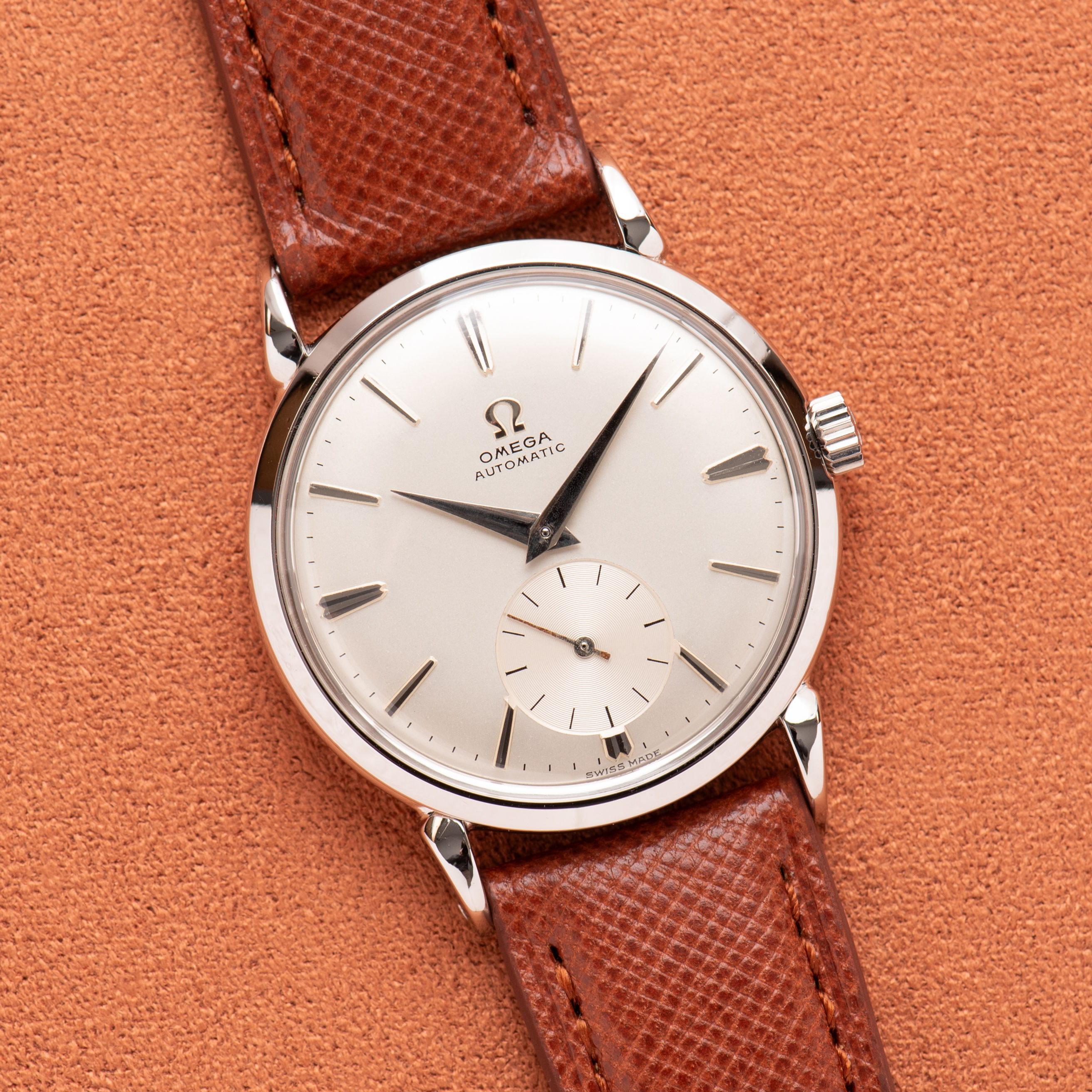 Omega Seamaster Petite Seconde Silver Dial Like New Bumper Réf 2402-1 from 1944