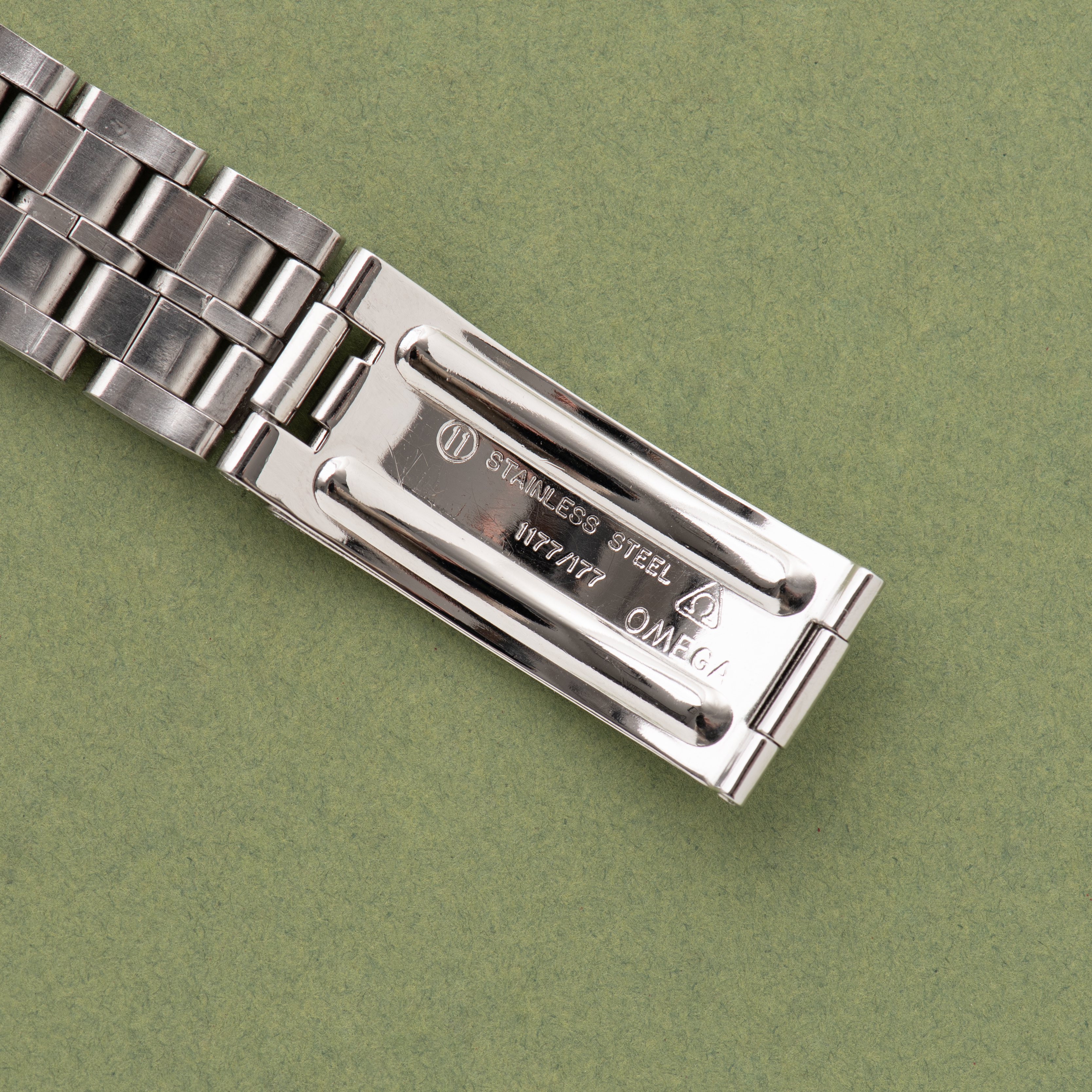 Vue de Omega Constellation Chronometer Electronic F300Hz from 1970 Réf 198.0006