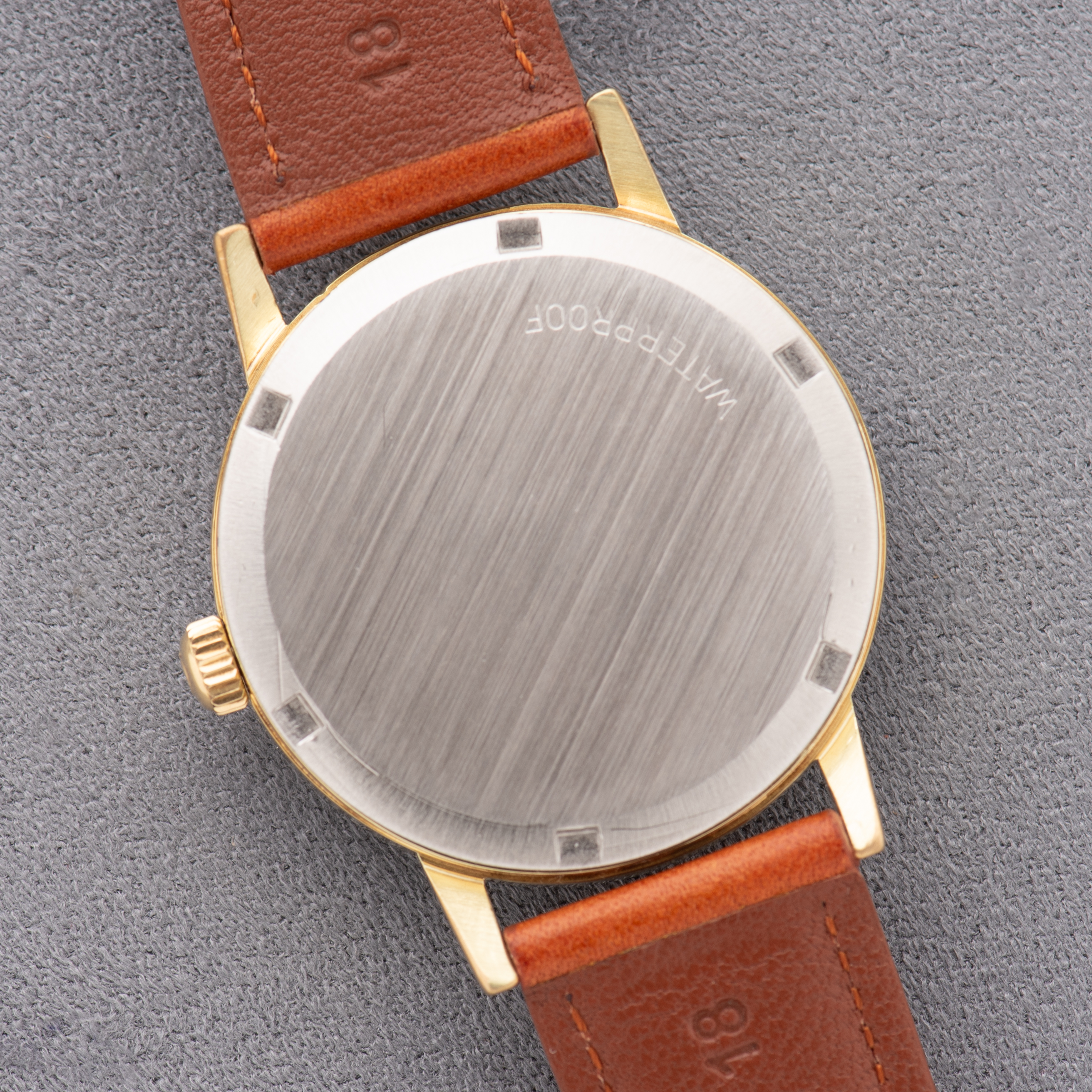 Vue de Omega Genève Date Gold dial Réf 136.070 from 1970