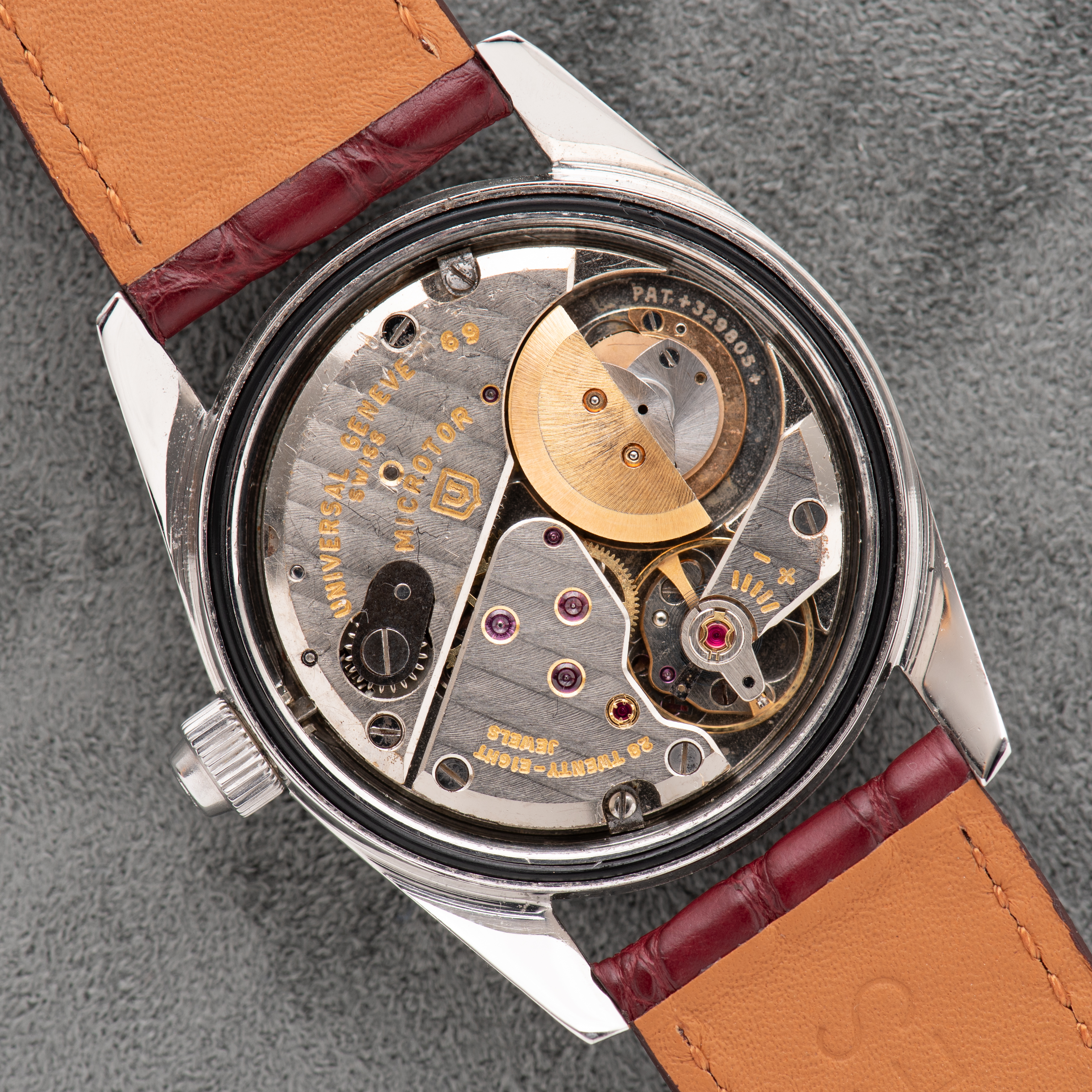 View of Universal Genève Polerouter Super Automatic Réf 869112-22 Cal 69