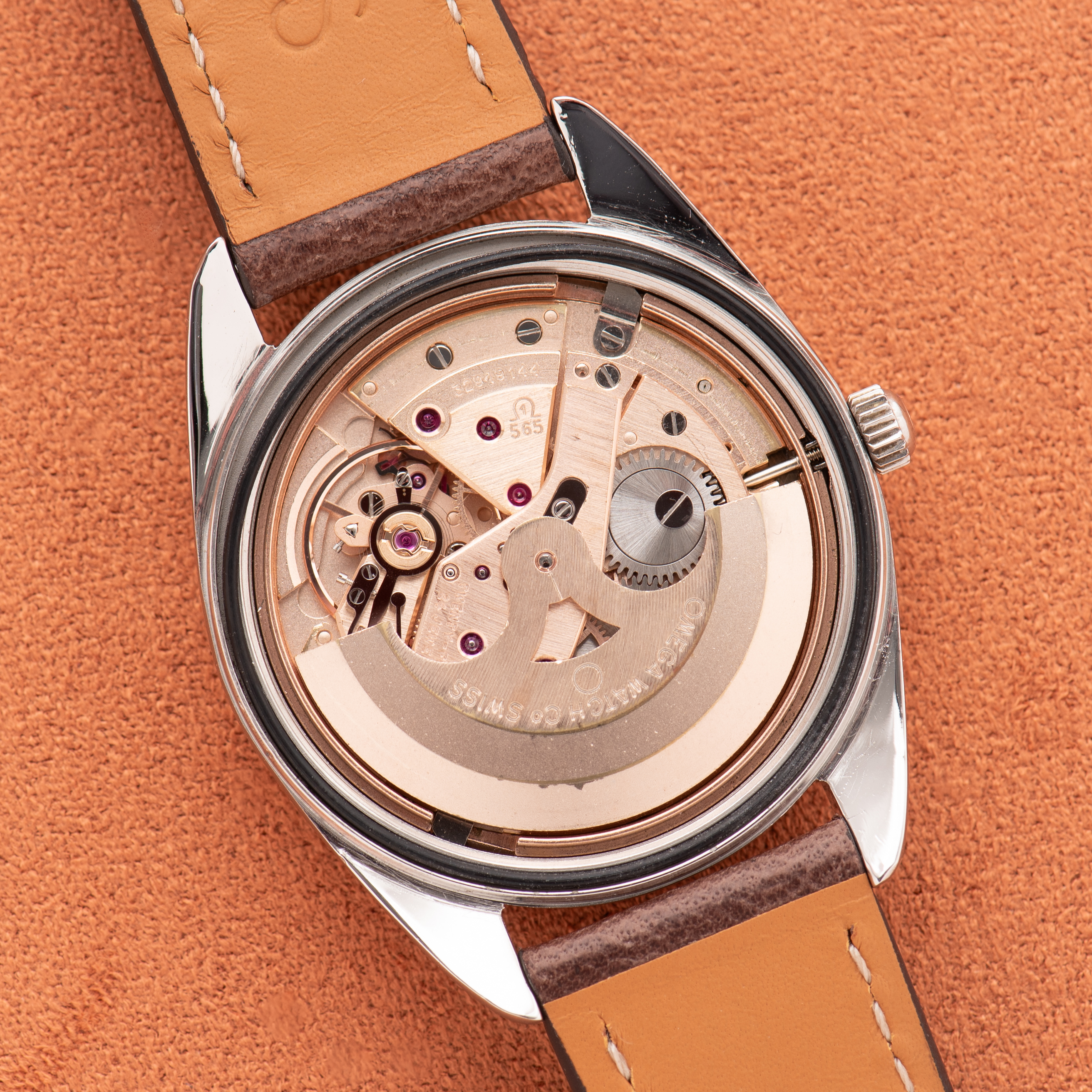 Zicht op Omega Automatic Seamaster Silver Pailleté Dial ref 166.067 uit 1970