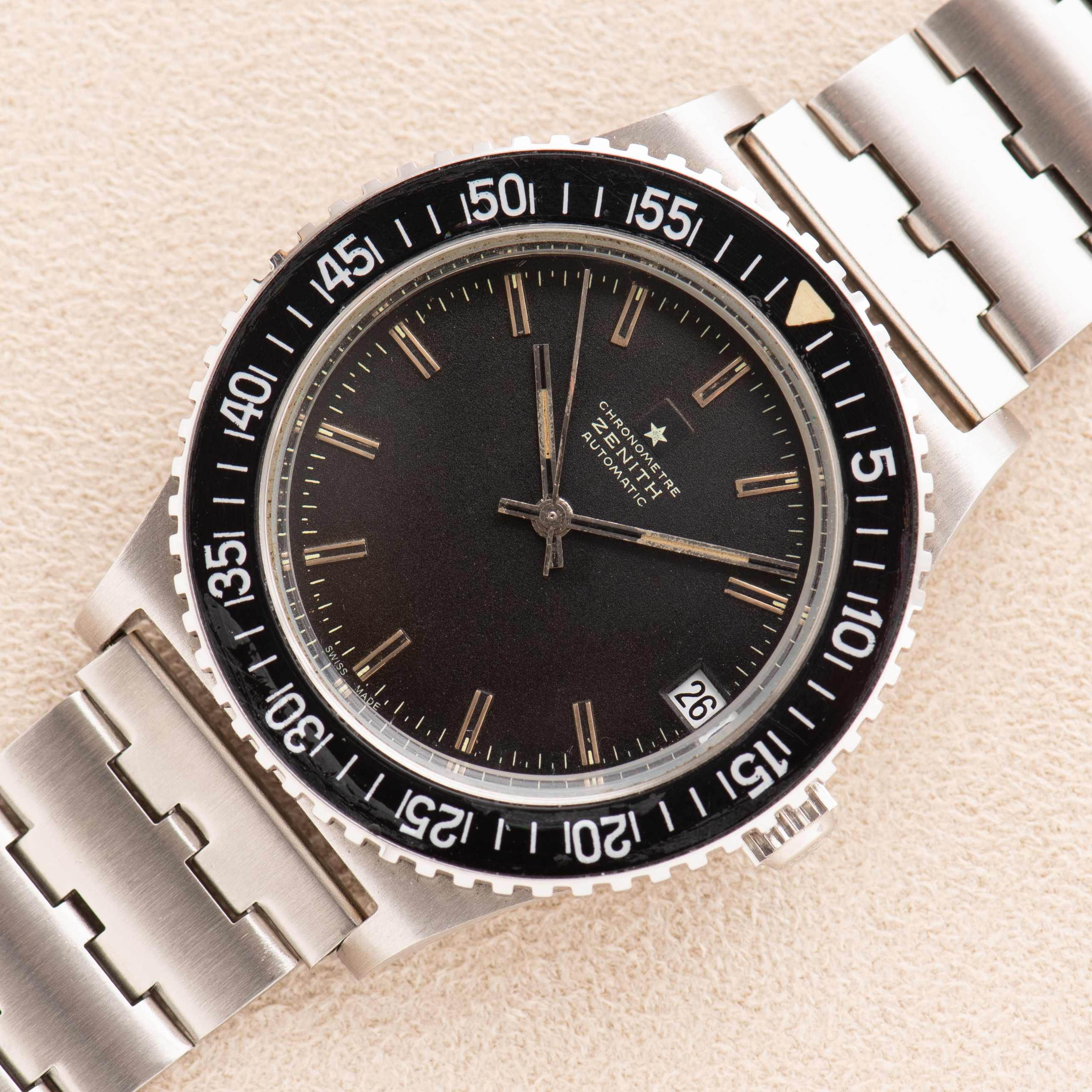 Zicht op Zenith Chronometre Automatic Diver Surf Réf 01 0170 380