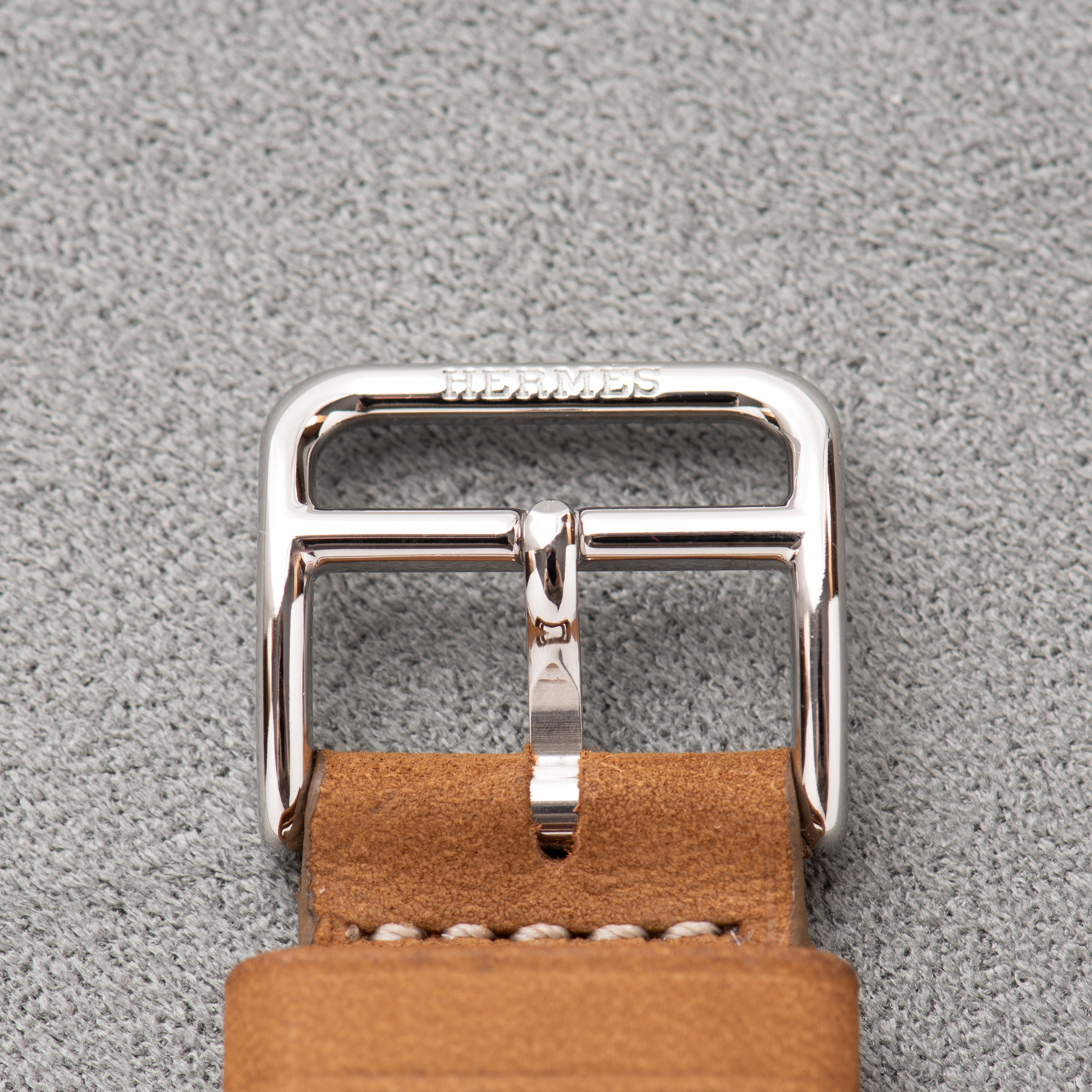 View of Hermes Cape-Cod GM Silver Dial réf CC1 810 Full Set 2019