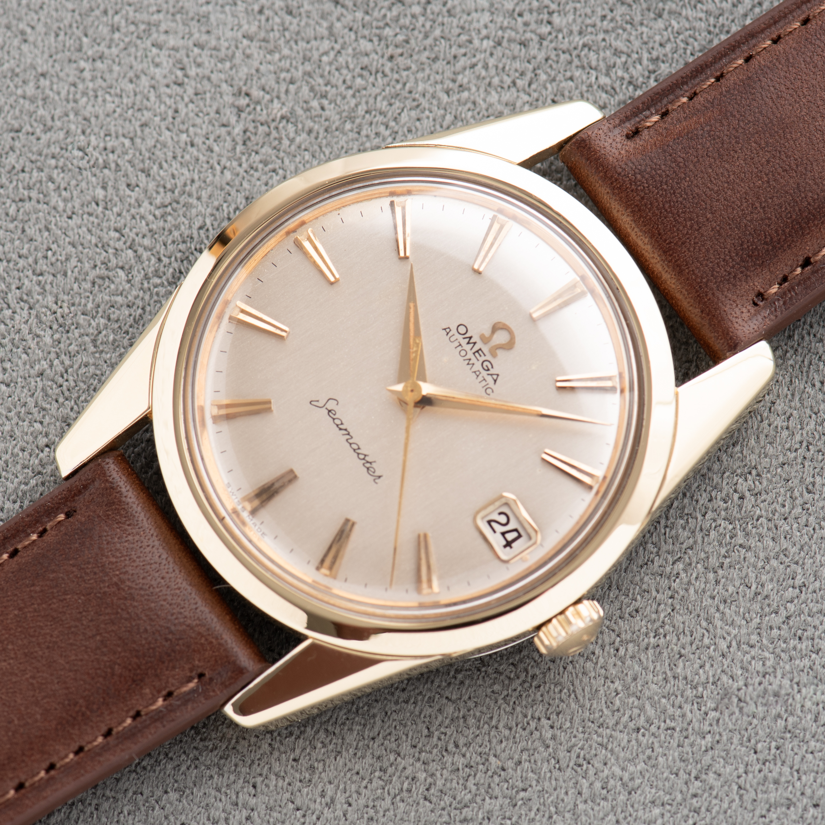 Vue de Omega Seamaster Automatic Silver Dial réf 14701.61 SC cal 562 from 1961