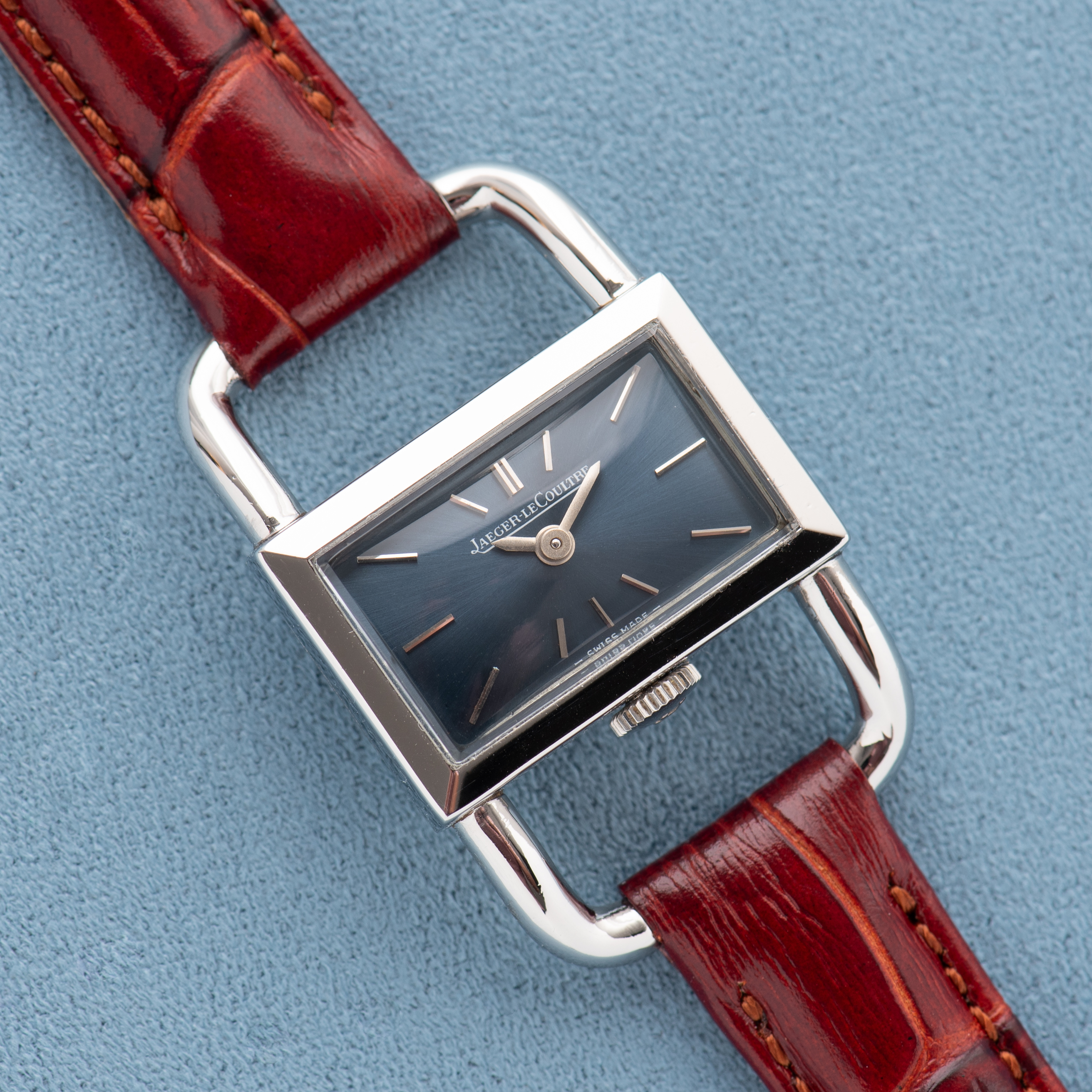 Zicht op Jaeger-LeCoultre Etrier Lucchetto voor Hermès Blue Dial Ref 1670.42
