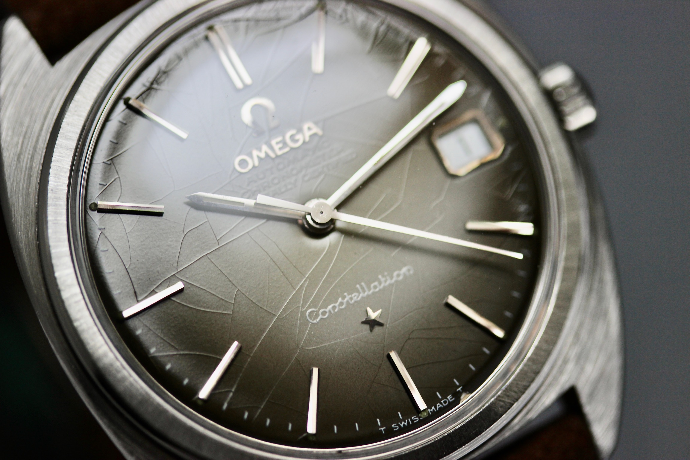 Vue de Omega Automatic Chronometer Officially Certified Constellation réf 168.017SP