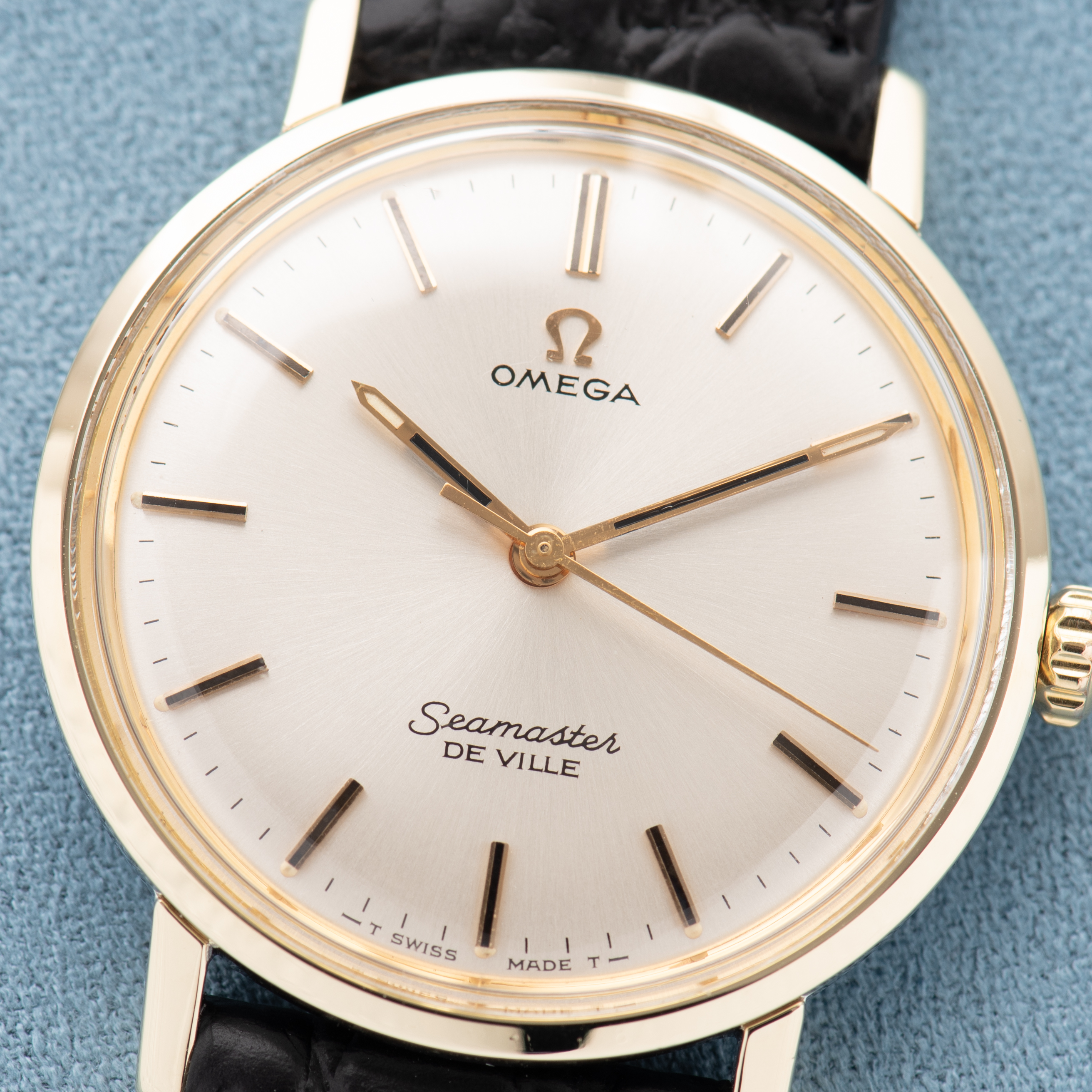 Vue de Omega Seamaster De Ville Gold/Steel Réf 135.020 from 1970