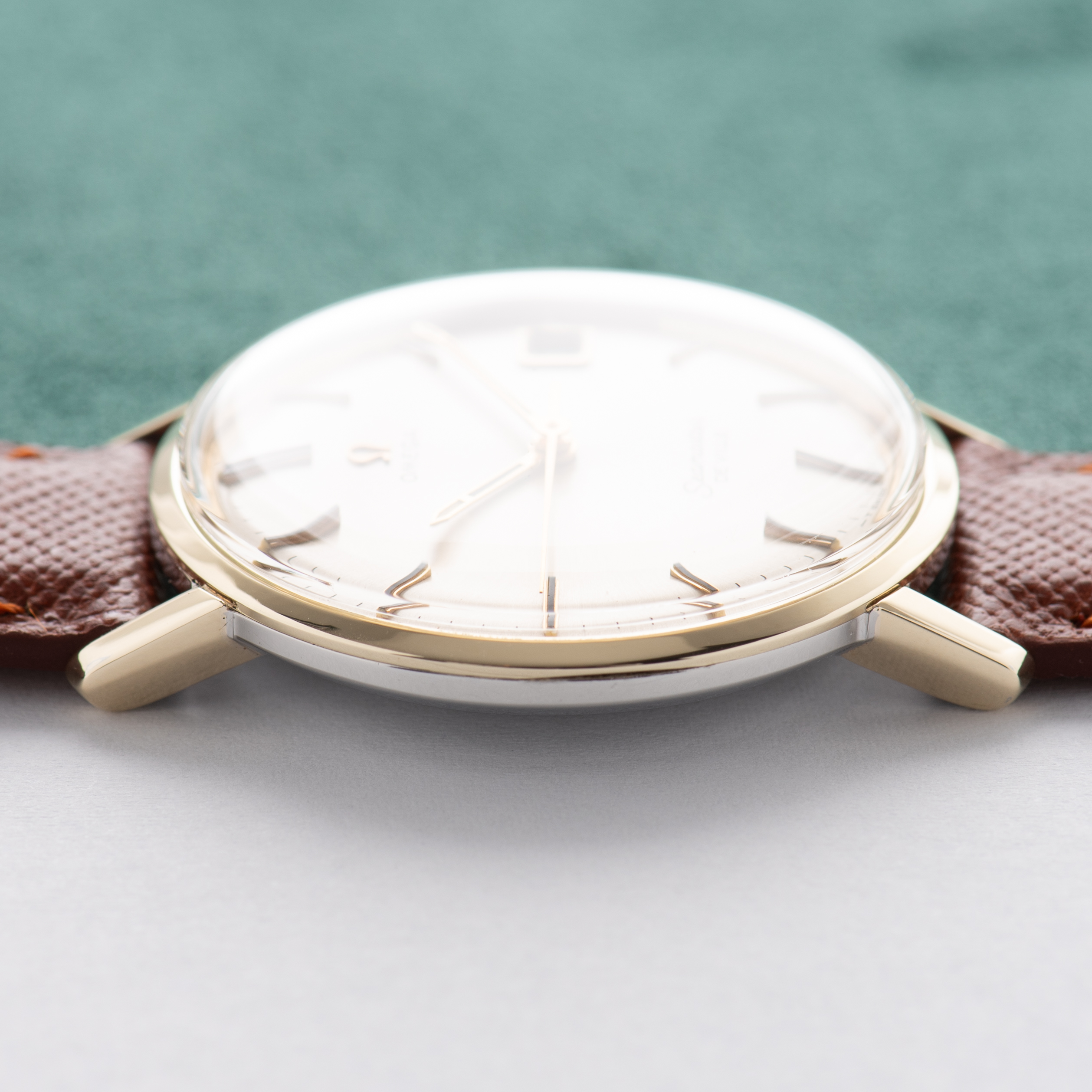 Vue de Omega Seamaster De Ville Date Gold/Steel Réf 136.020 SP cal 613 from 1969