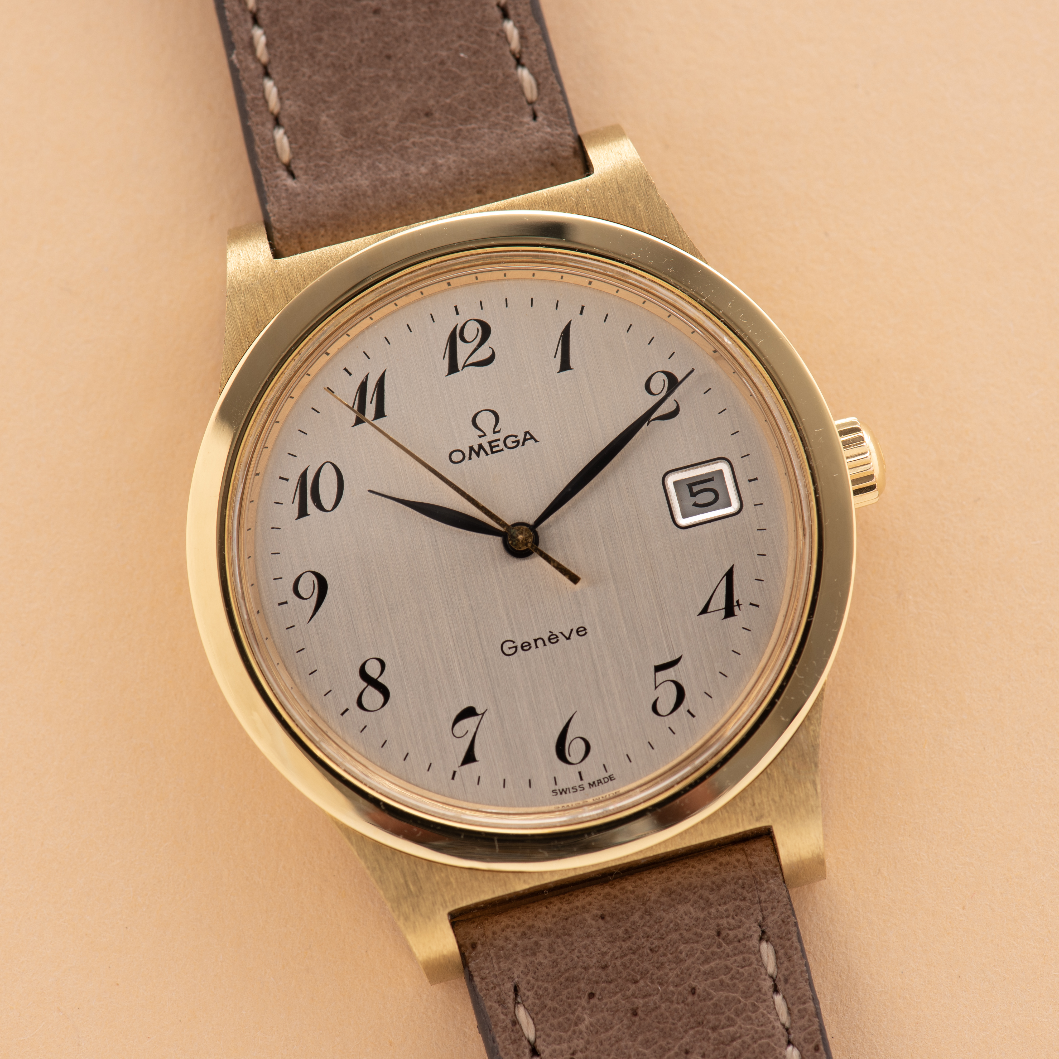 View of Omega Genève Mécanique Date Breguet Dial Réf 136.0102 from 1972
