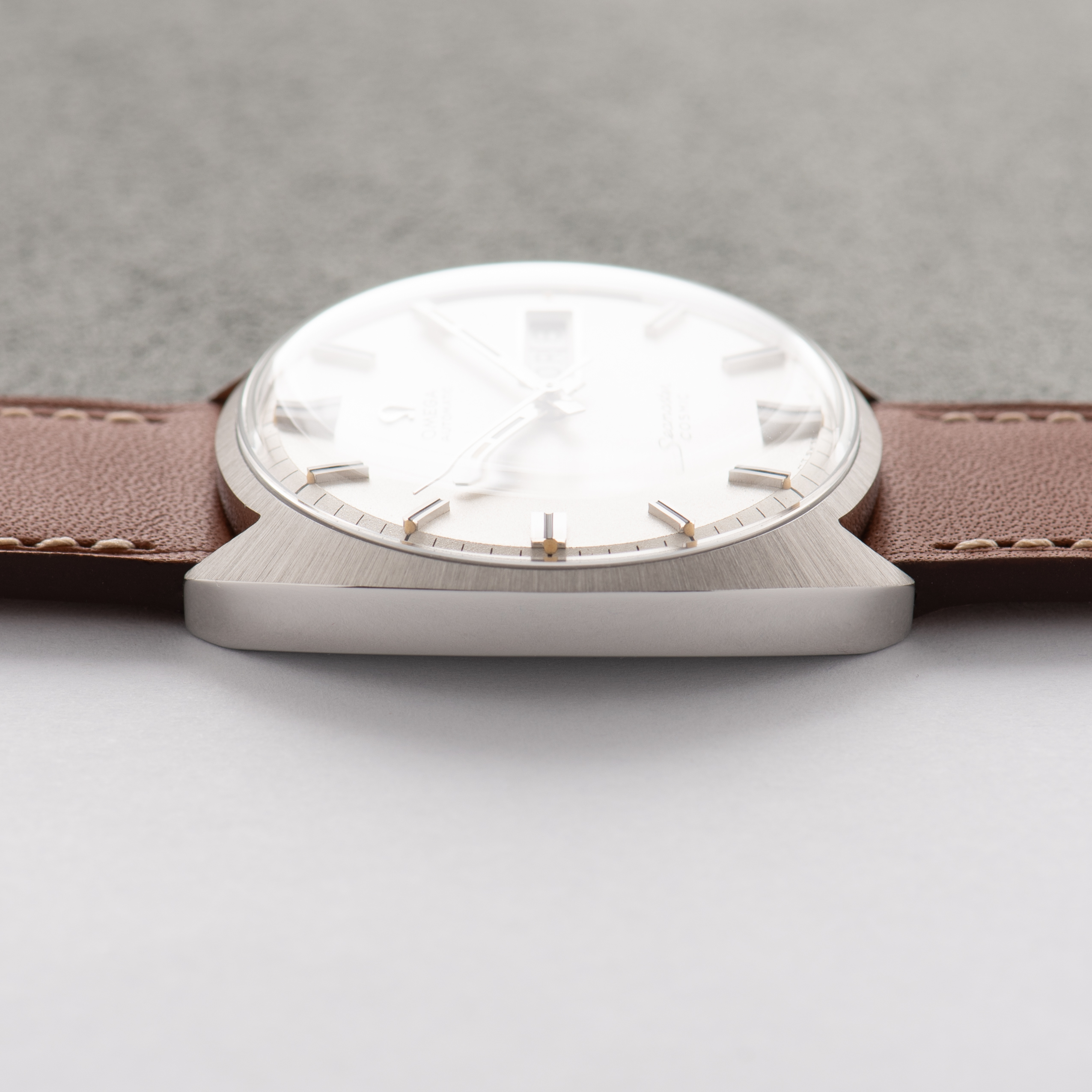 View of Omega Automatic Seamaster Cosmic Day Date Automatic cal 752 Réf 166.036