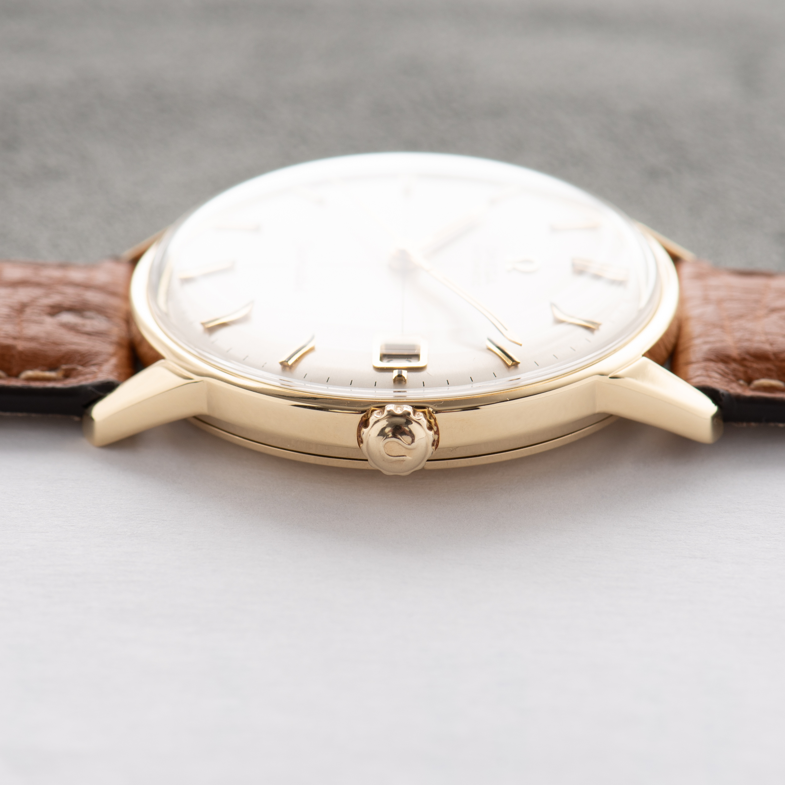 View of Omega Automatic Seamaster "Crosshair" Dial Date Gold 18k from 1966 Ref 166.001