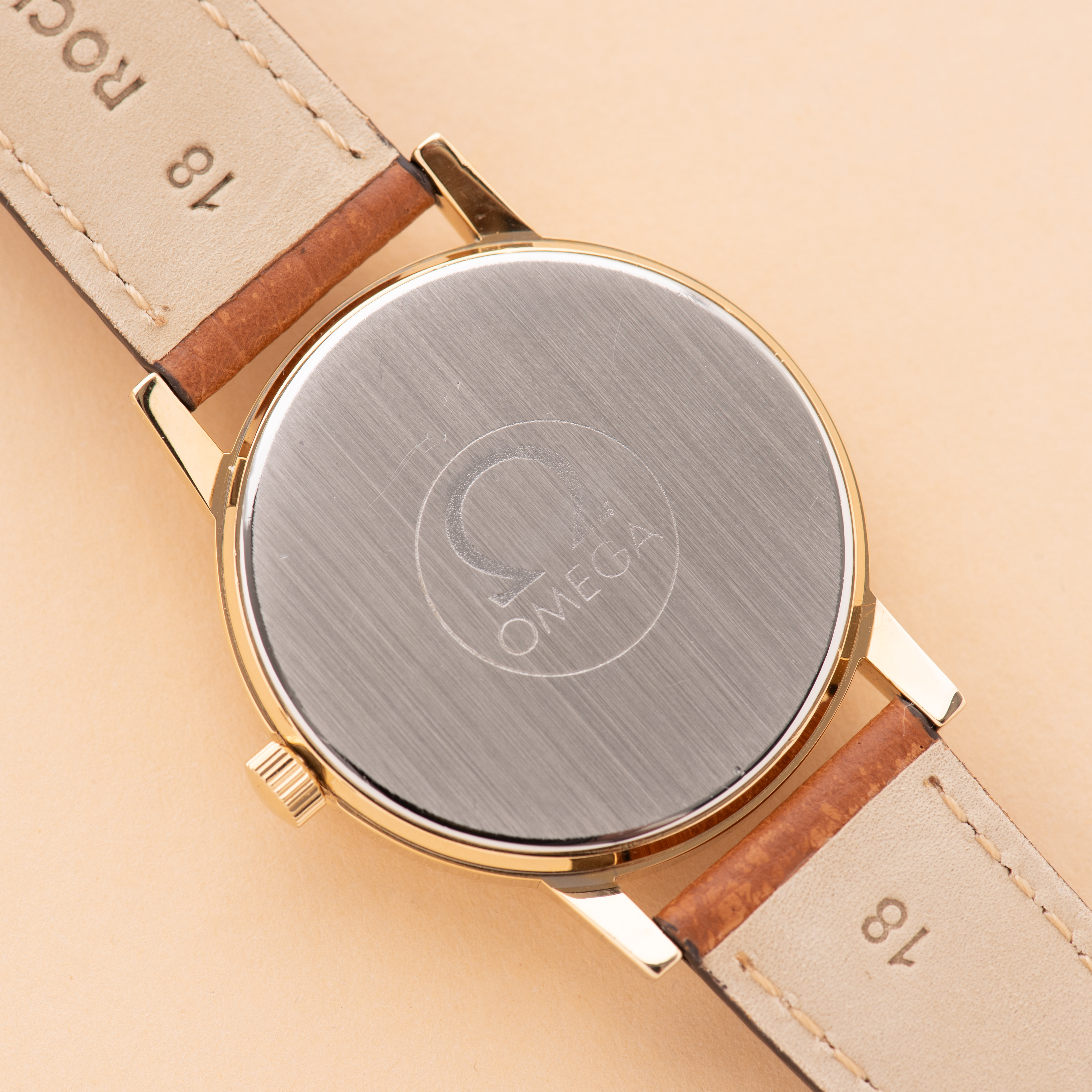 Vue de Omega Genève Date Silver linen dial réf 136.0104 from 1974