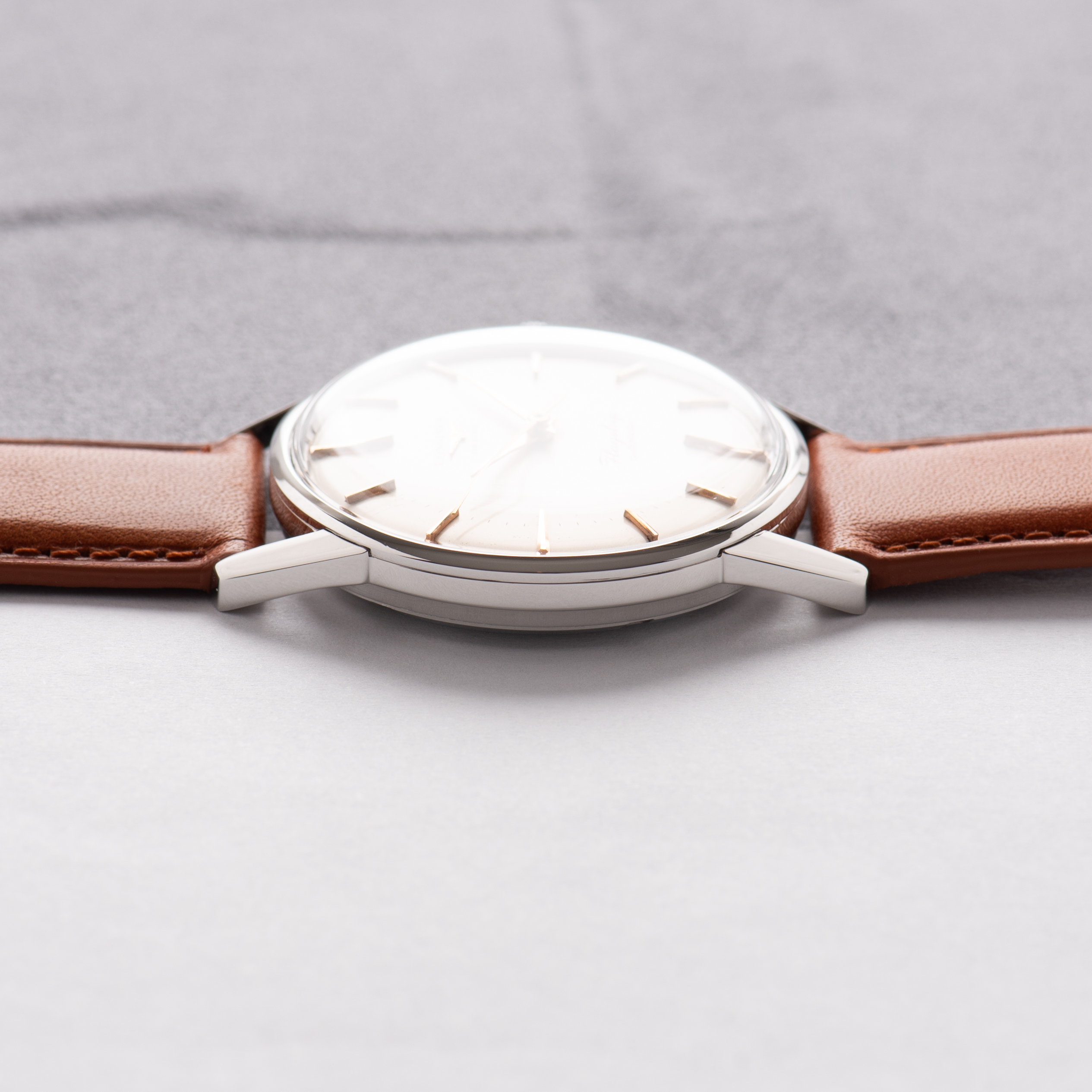 Zicht op Longines Flagship Automatic Steel – Caliber 380 – Ref. 1104 – Circa 1970-1980