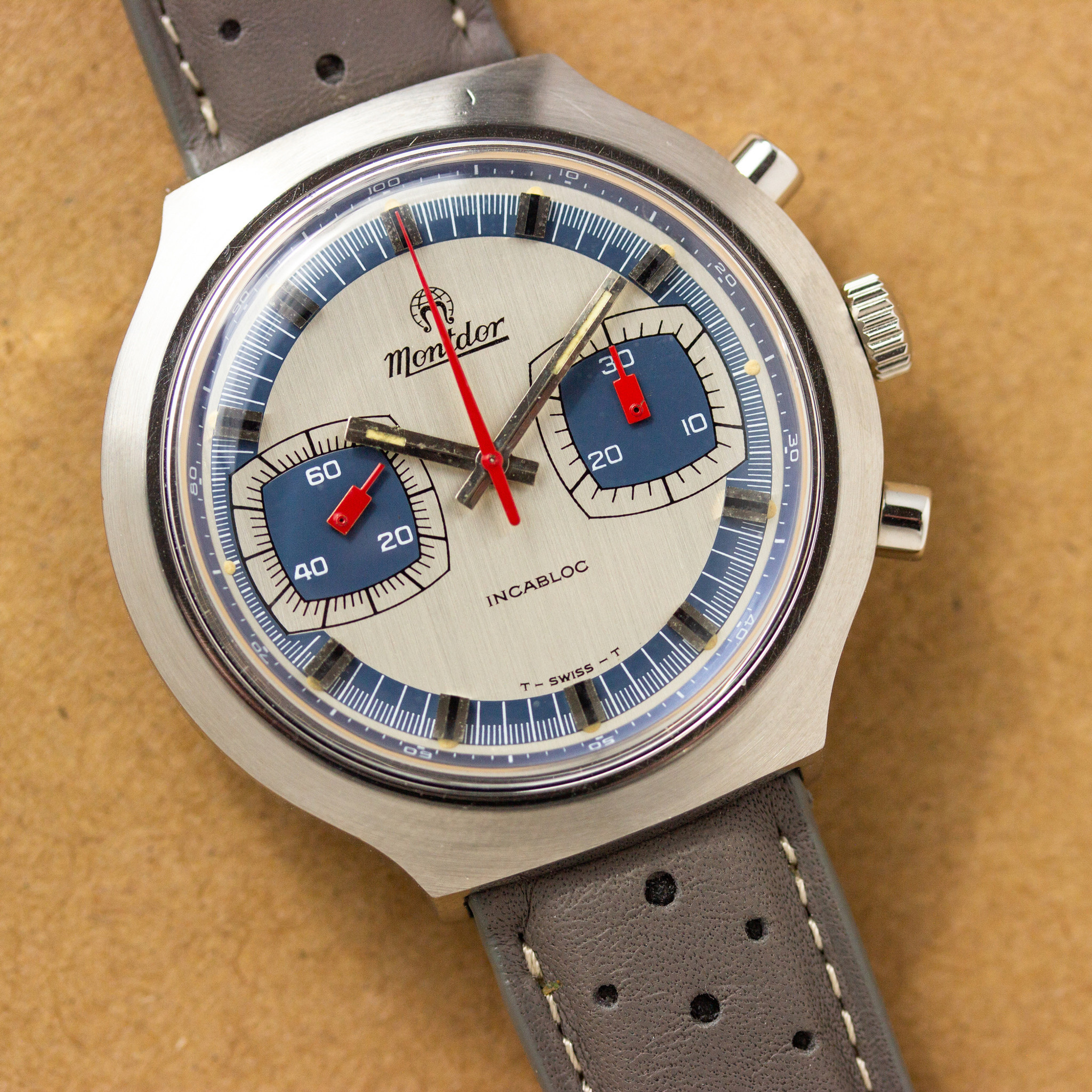 Vue de Montdor Chronographe incabloc valjoux 7733