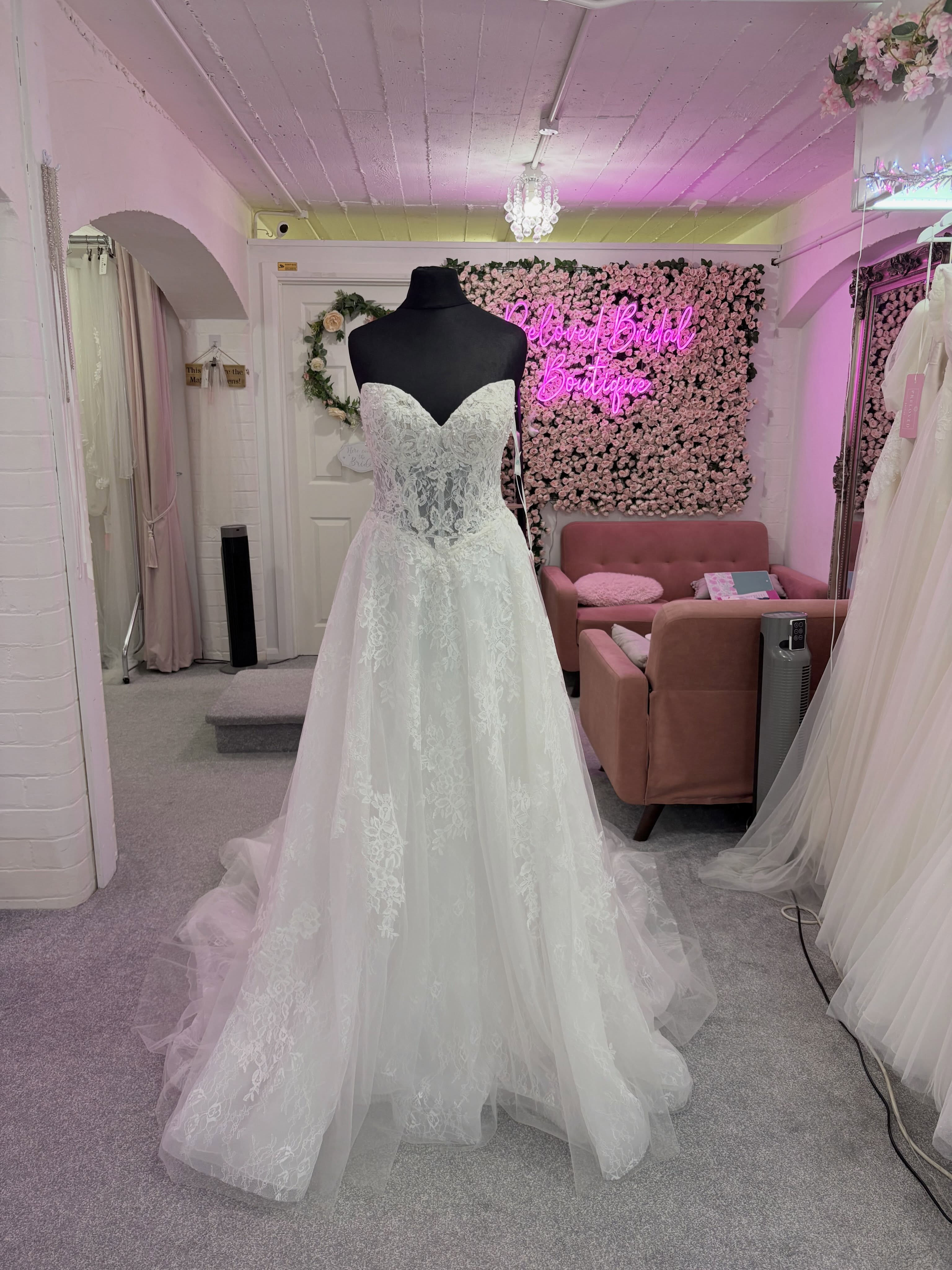 Pre-Loved Bridal Enzoani 'Tia' Wedding Dress