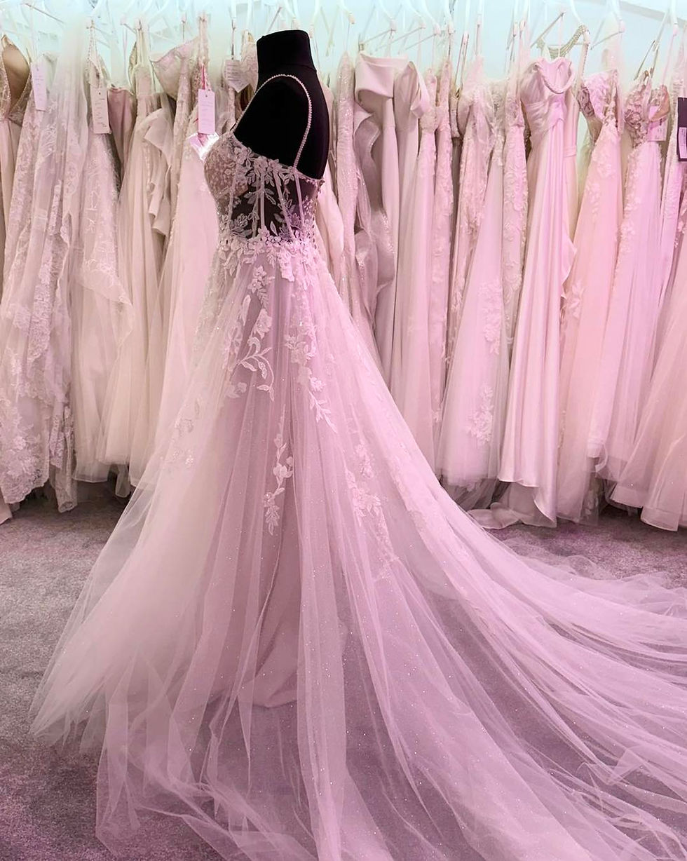 Thumbnail: Pre-Loved Bridal Enzoani 'Robyn' Wedding Dress