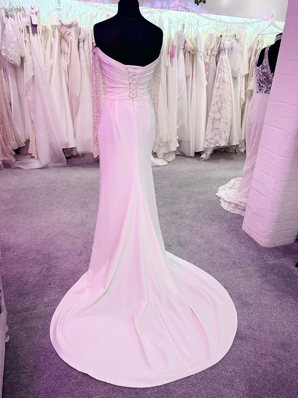 Thumbnail: Pre-Loved Bridal Fler Wedding Dress