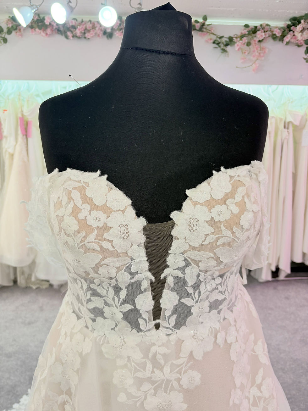Thumbnail: Pre-Loved Bridal Madi Lane 'Kiera' Wedding Dress