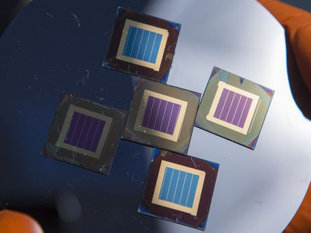 Silicon-perovskite tandem solar cell with record 27.7% efficiency