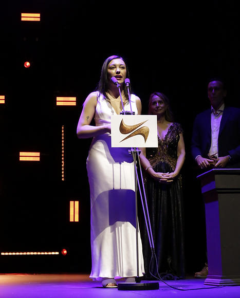 CARLA DÍAZ 2_edited.png