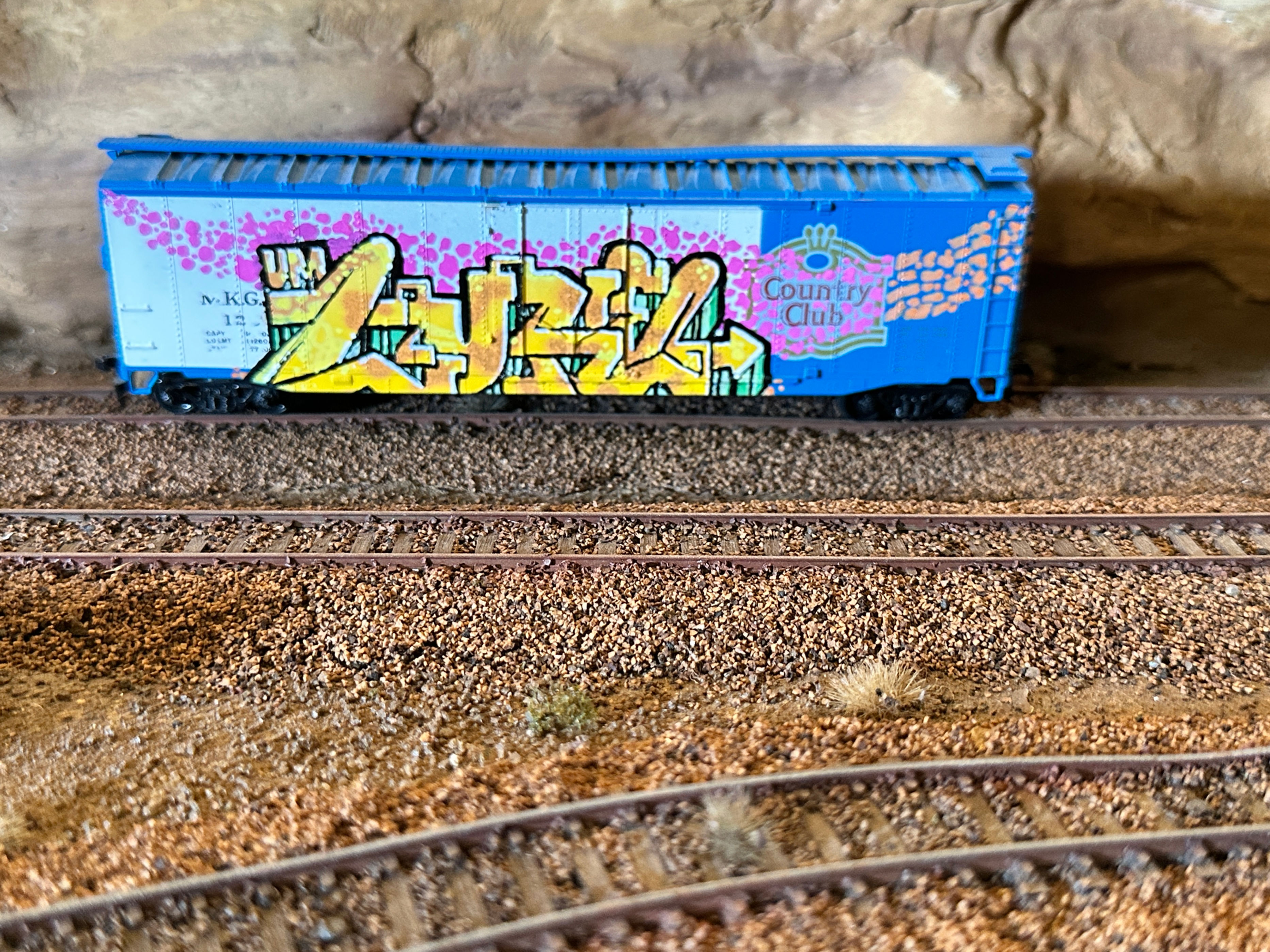 Luke Ho Scale Country Club Boxcar