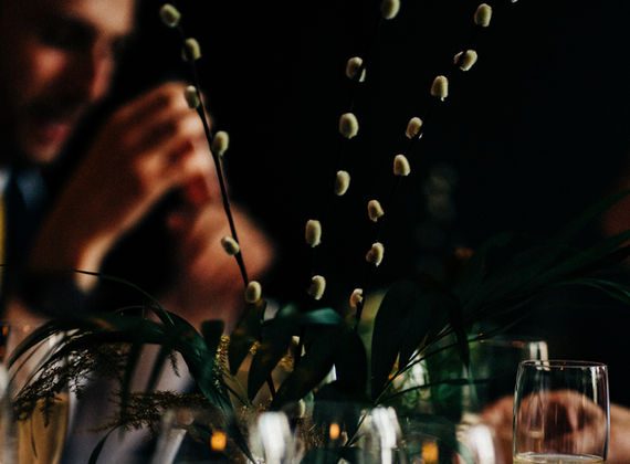 Simple chic table flower decoration