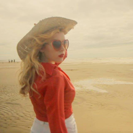 Holly Macve