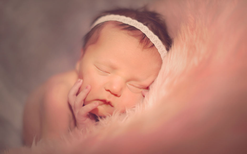 Girl newborn portrait session