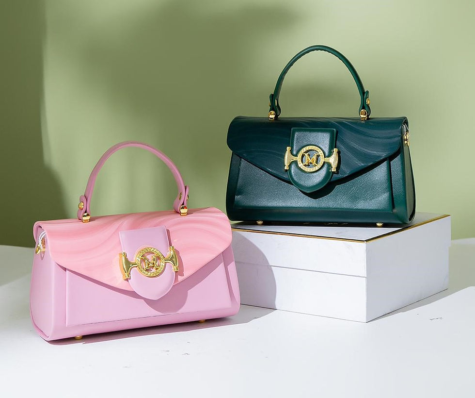 Miniature : Sacs à main femme, rose et vert, sur une boîte blanche, Logodouman.