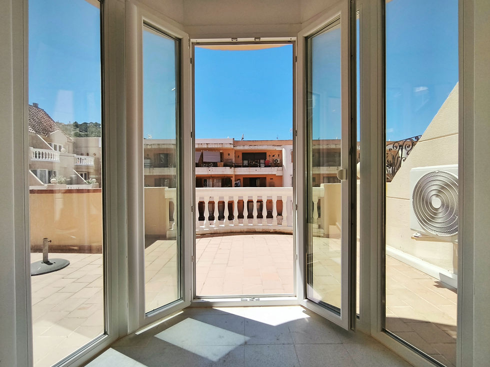 Ref 3044 Blick auf die Terrasse