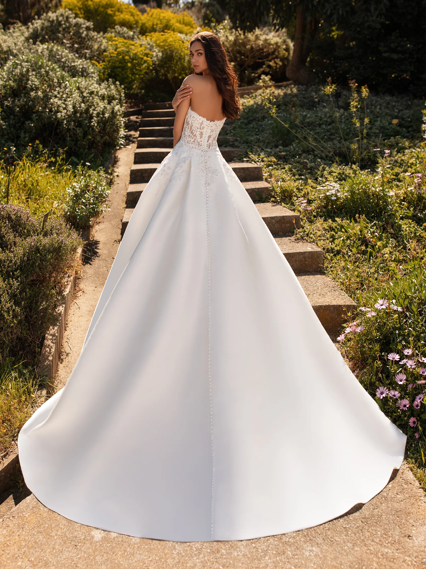 Thumbnail: Pronovias - Phoenicia