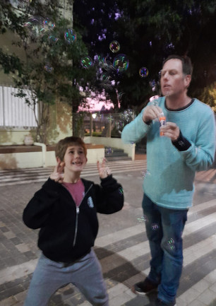 ברקת מרכז למחוננים ומצטיינים אבא וילד משחקים בבועות רמת גן קורס צילום