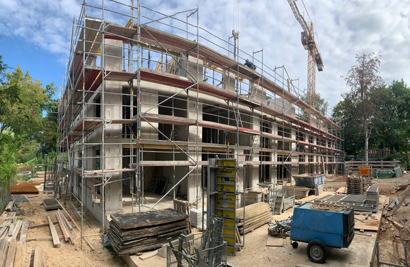 Einbau Fenster und Fertigstellung Unterkonstruktion Fassade