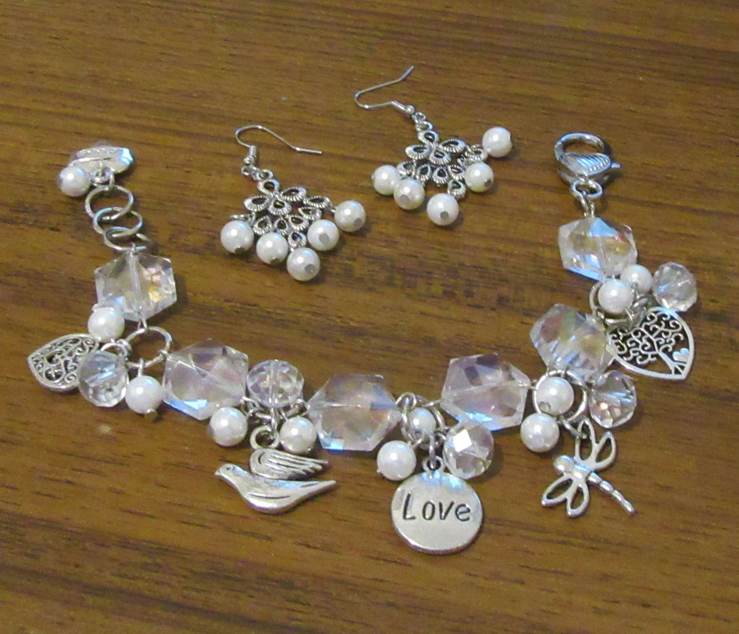 Bracelet; Earring Set Gemstones; South Seas Pearls; Imperial Crystals