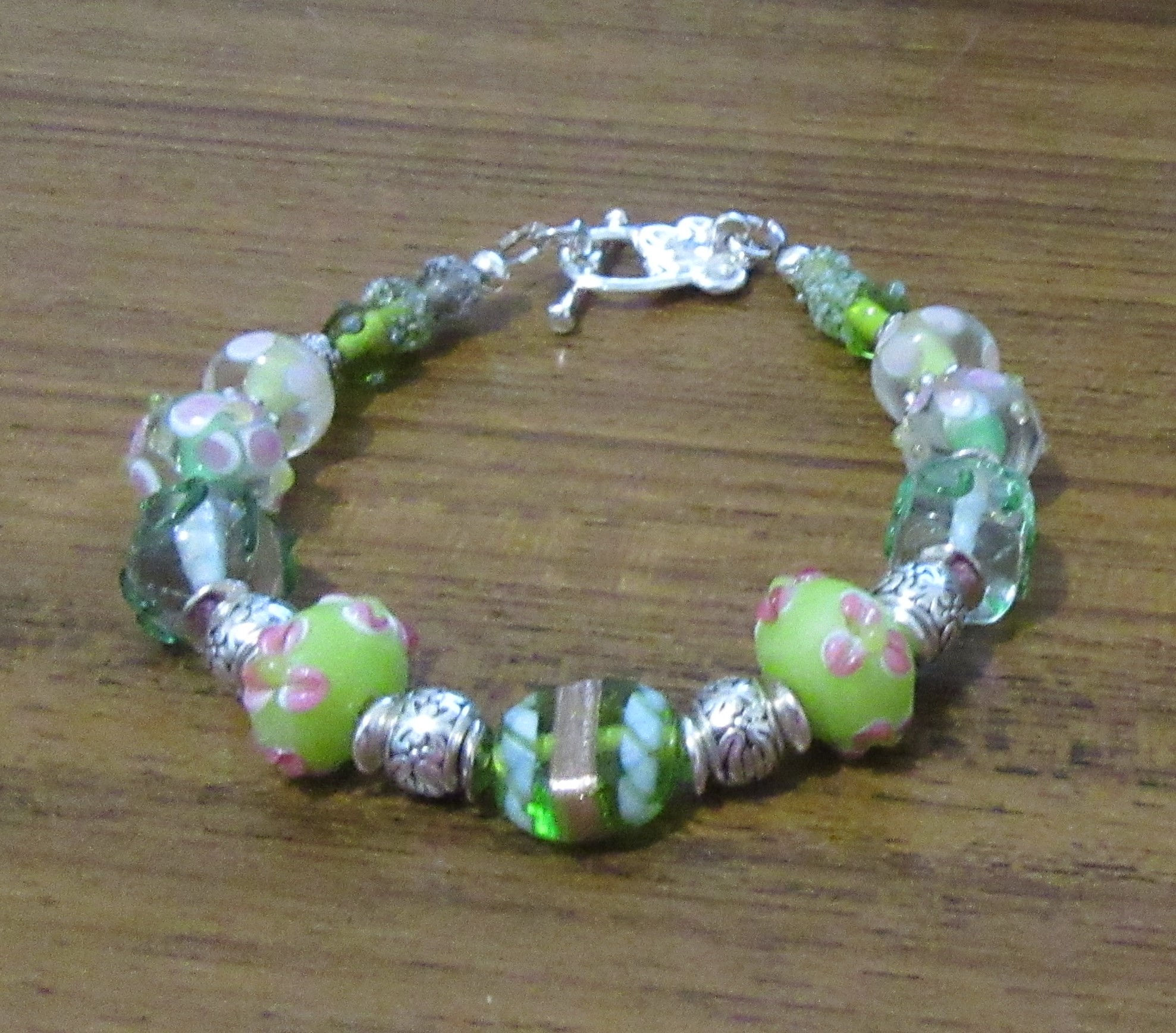 Bracelet Lampwork: Assortment Different Green Lampwork Beads