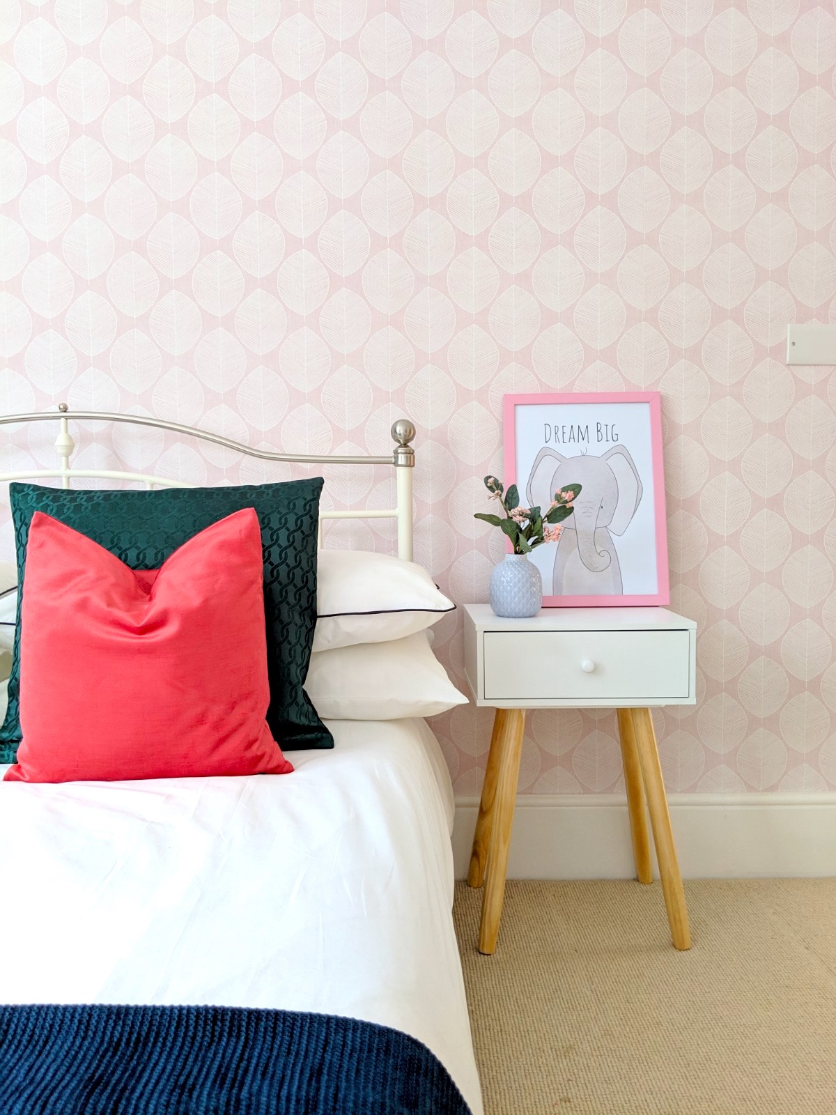 South Kensington, Girl's Bedroom