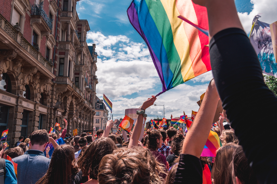 Uma foto da parada LGBTQIA+