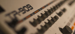 TR-909