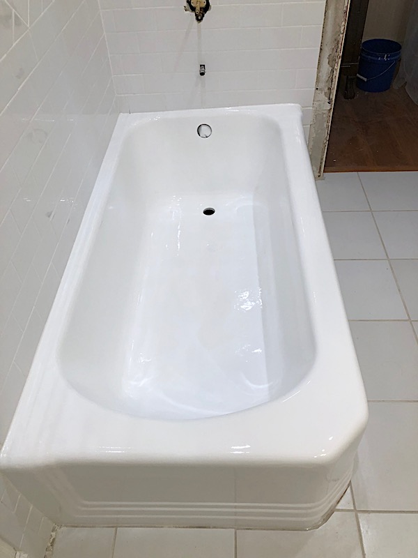 reporcelain tub